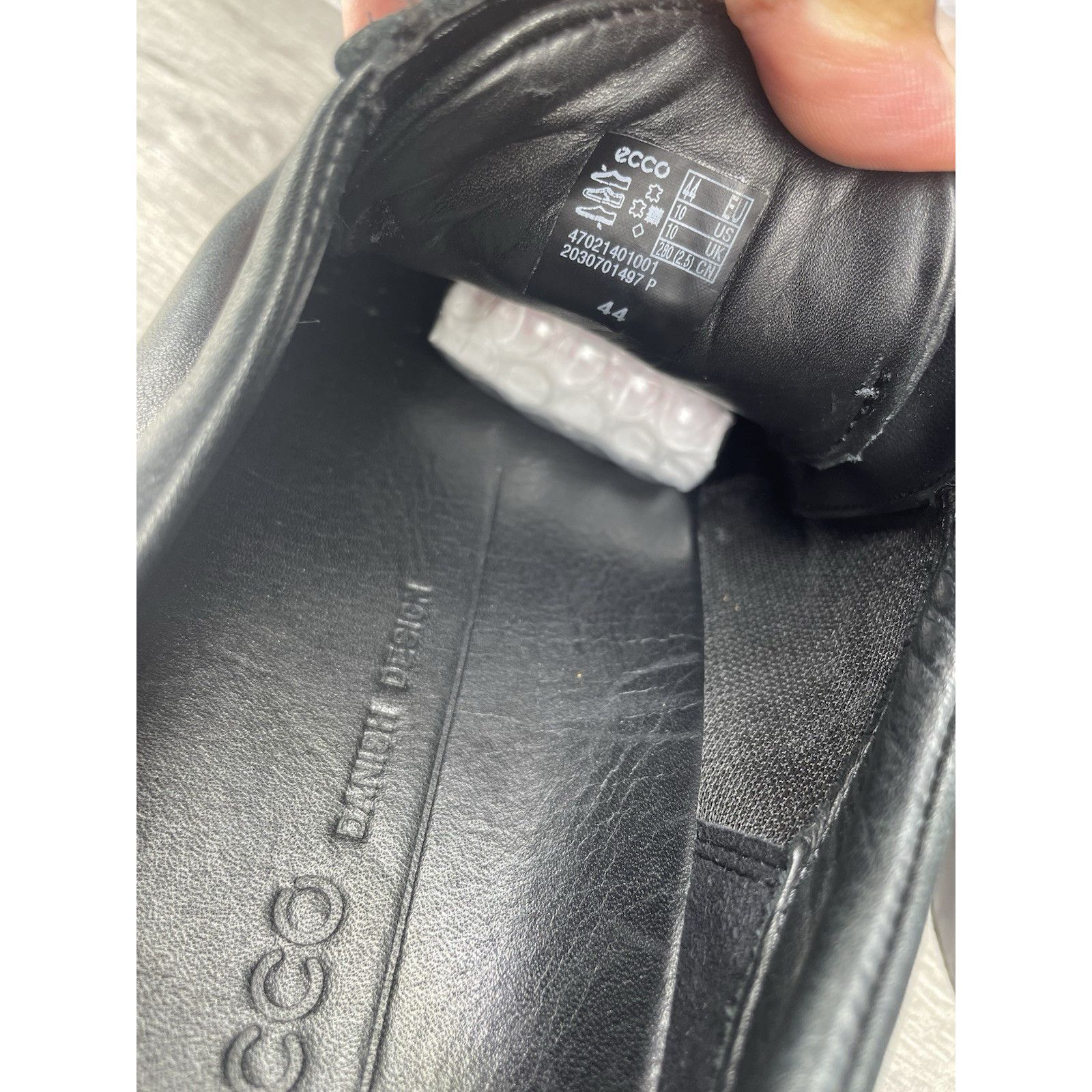 Ecco ECCO Danish Design Black Leather Triple Black Casual Sneaker Size US 10 / EU 43 - 12 Thumbnail