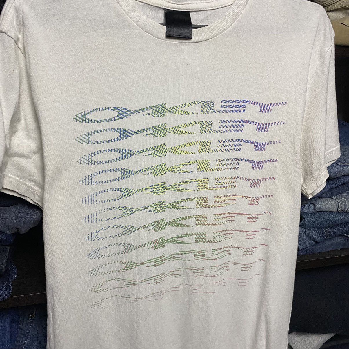 Oakley Vintage Oakley Softwear Big Monogrammed y2k tee size M Size US M / EU 48-50 / 2 - 2 Thumbnail