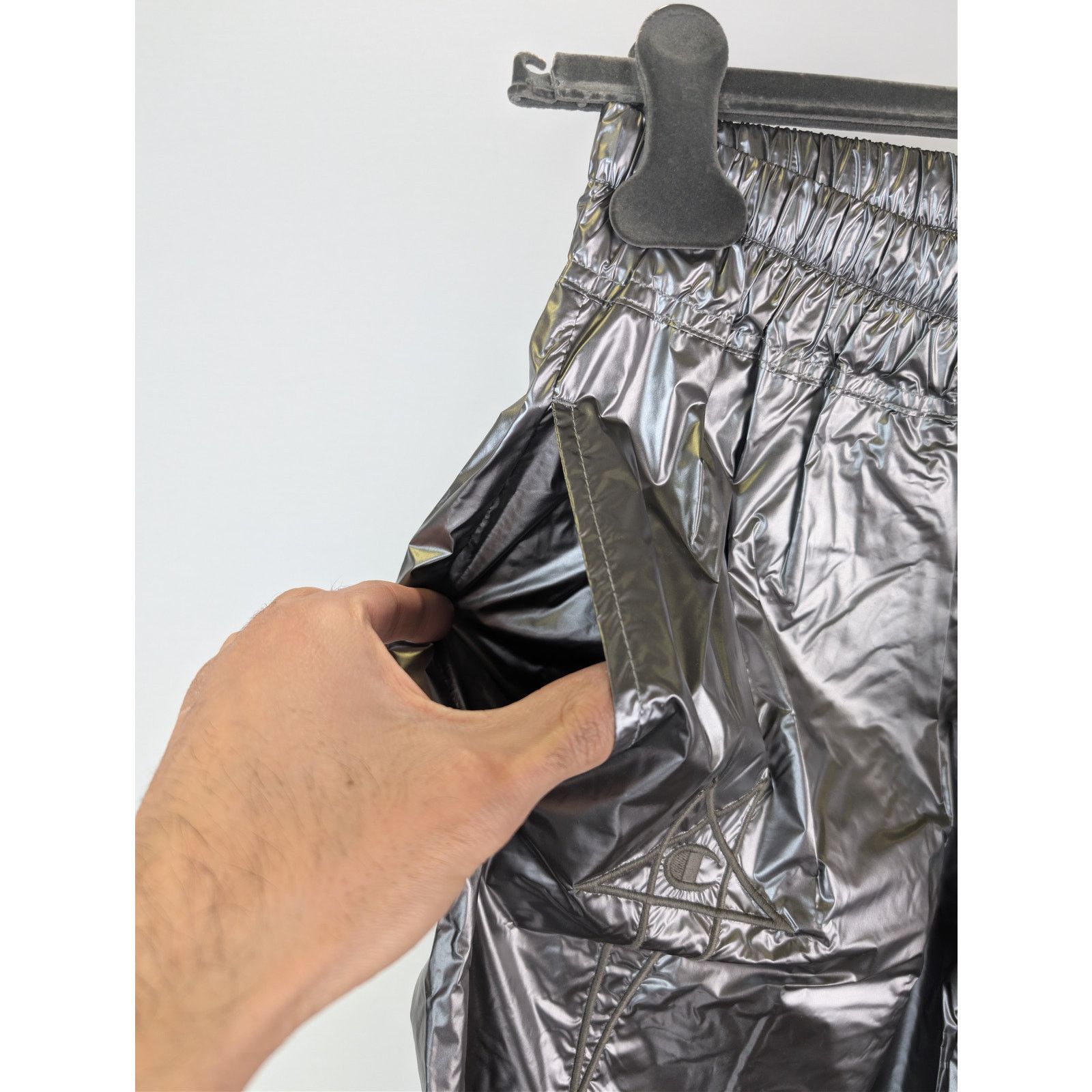 Champion × Rick Owens o1rshd1 Nylon-Coated Polyester Metallic Trousers in Silver Size US 32 / EU 48 - 7 Thumbnail