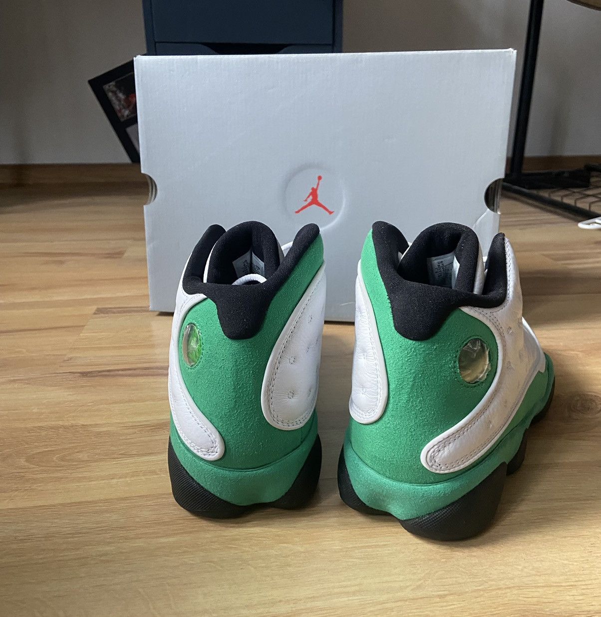Nike Air Jordan 13 Lucky Green 2020 Size US 9.5 / EU 42-43 - 9 Thumbnail