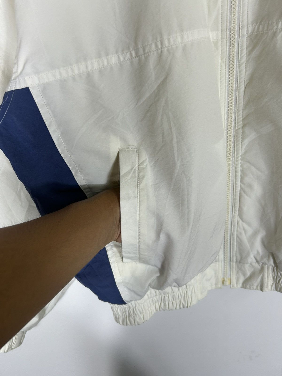 Sergio Tacchini Vintage Sergio Tacchini Track Jacket – Logo Tape Windbreaker Size US L / EU 52-54 / 3 - 6 Thumbnail