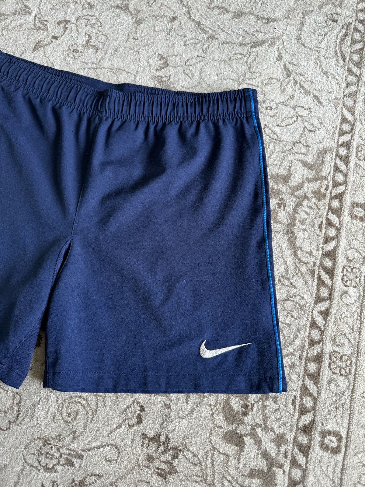 Nike Vintage Nike Arsenal Nylon Track Shorts Soccer Football Size US 36 / EU 52 - 3 Thumbnail