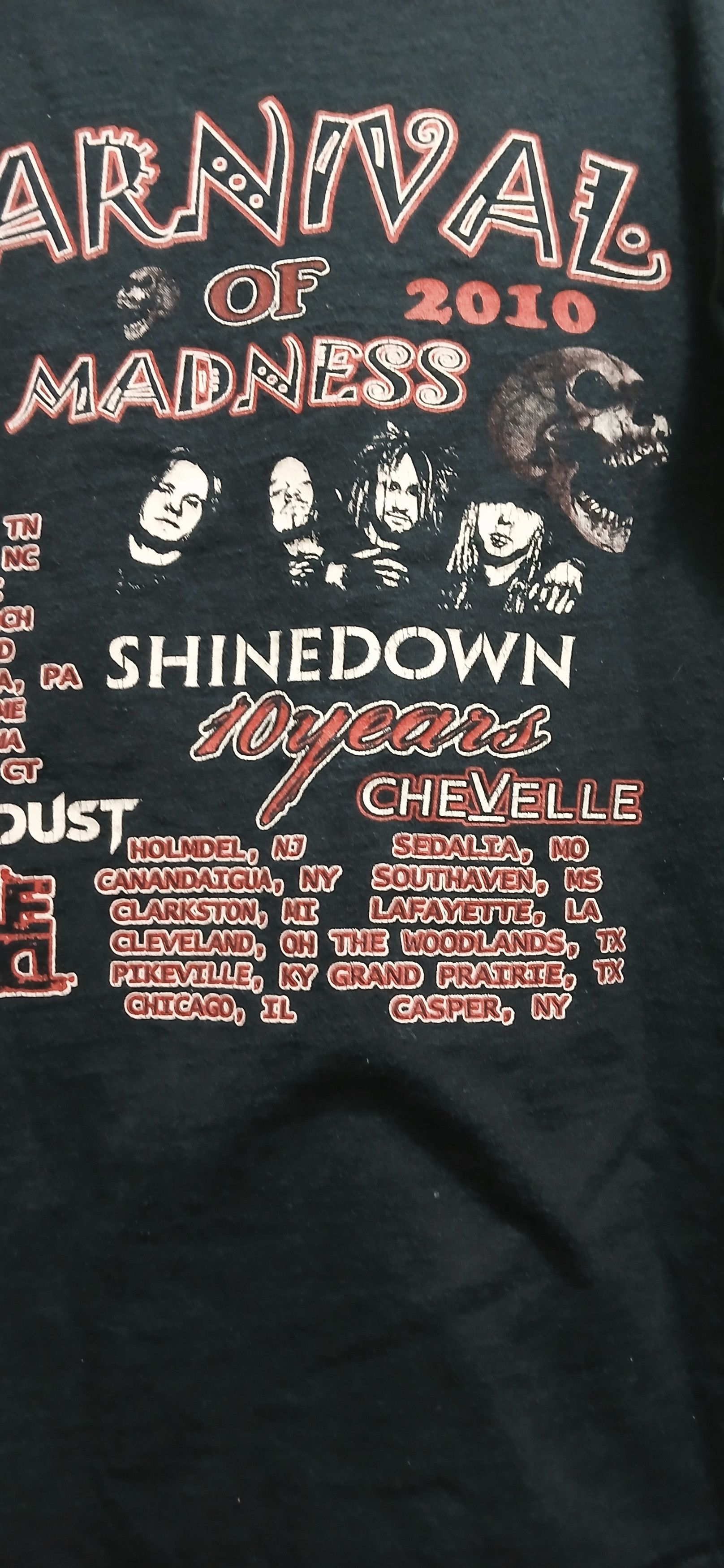 Gildan 2010 Shinedown Carnival of Madness Tour Official T-Shirt Size US S / EU 44-46 / 1 - 7 Thumbnail