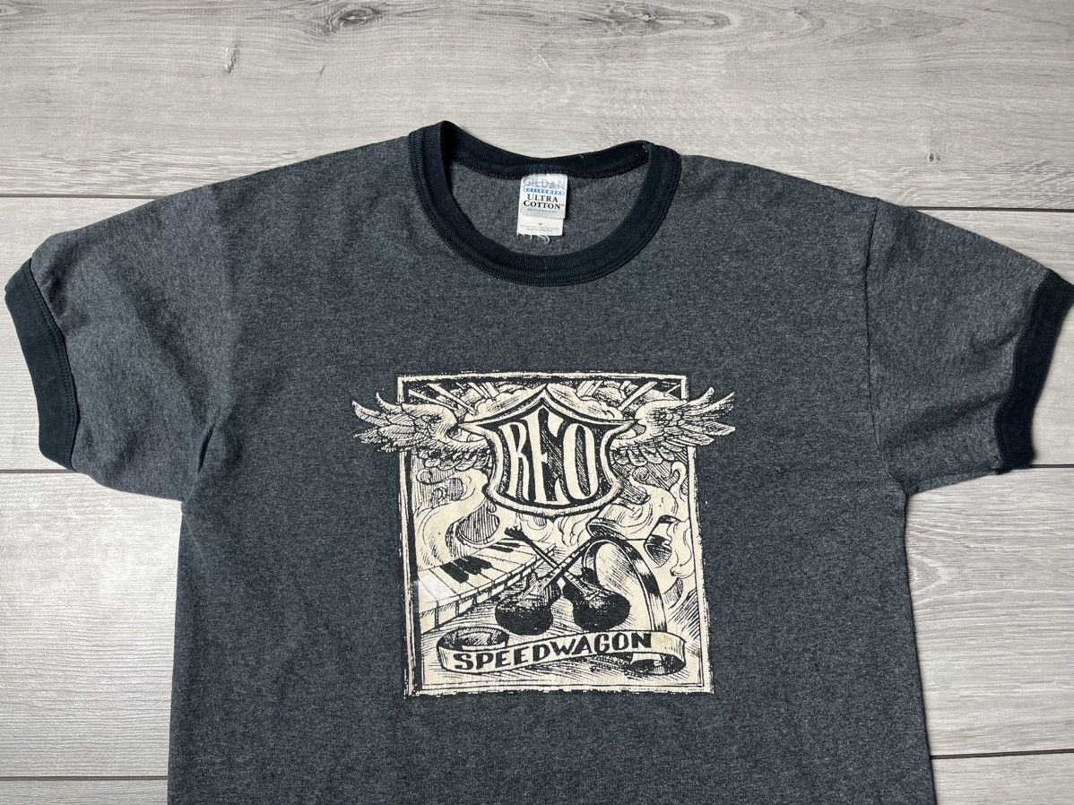 Band Tees Reo Speedwagon Tshirt tour tee rock band size Medium Size US M / EU 48-50 / 2 - 3 Thumbnail