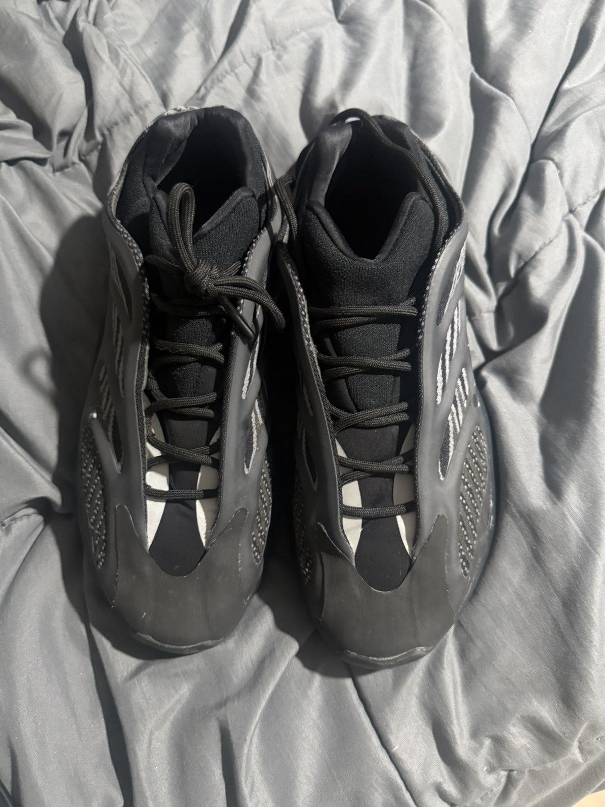 Yeezy Addidas Yezzy 700 V3 Size US 11.5 / EU 44-45 - 2 Thumbnail