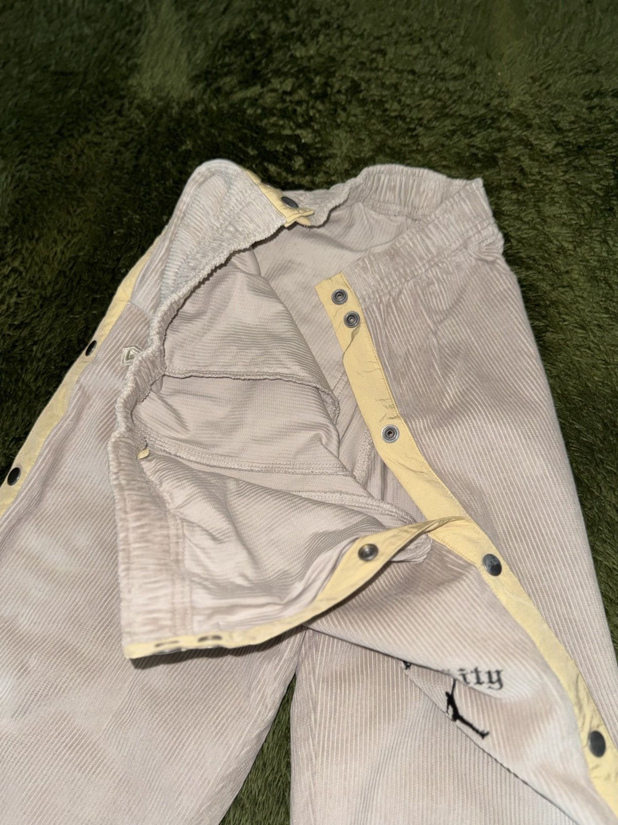 Jordan Brand [L] Jordan x Russell Westbrook Honor The Gift Corduroy Pants Size US 34 / EU 50 - 6 Thumbnail
