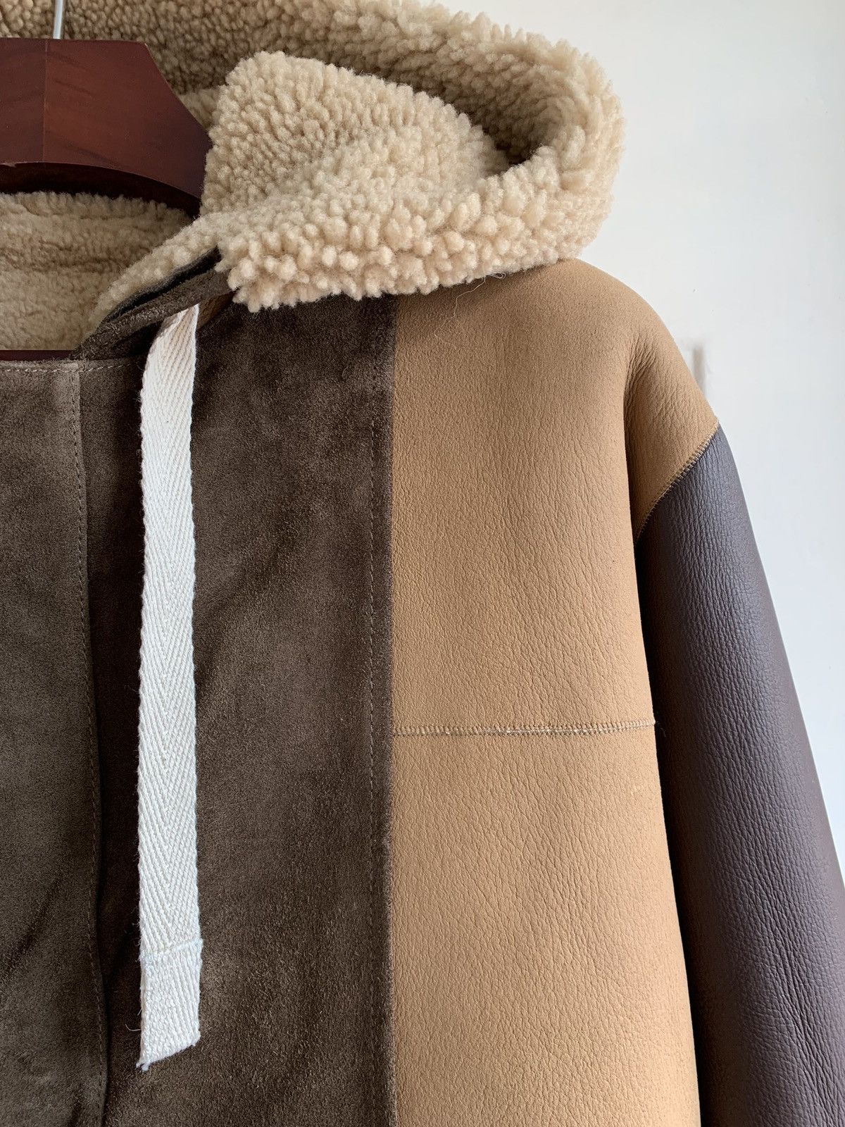 Acne Studios Hooded shearling jacket Almond beige Size US M / EU 48-50 / 2 - 9 Thumbnail