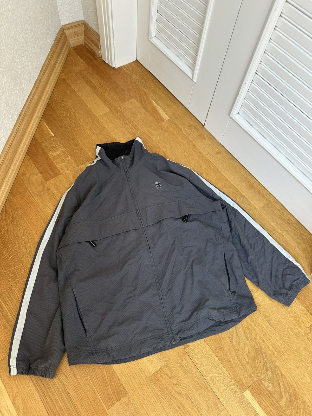 Nike Vintage Nike Court Jacket Gray Logo Fit Xl Size Size US XL / EU 56 / 4 - 1 Thumbnail