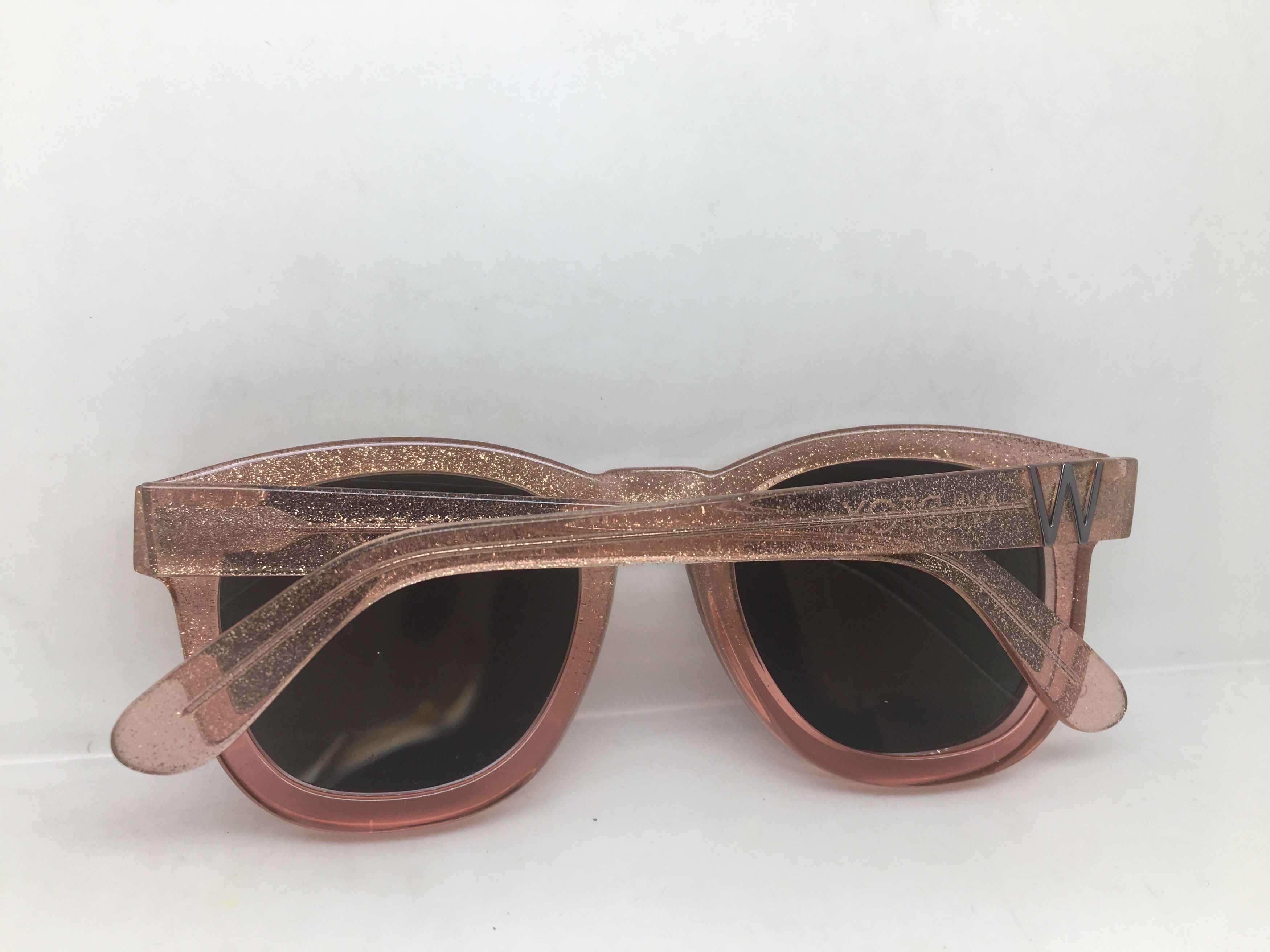 Wildfox Wildfox Classic Fox Pink Keyhole Bridge Sunglasses Frame Size ONE SIZE - 9 Thumbnail
