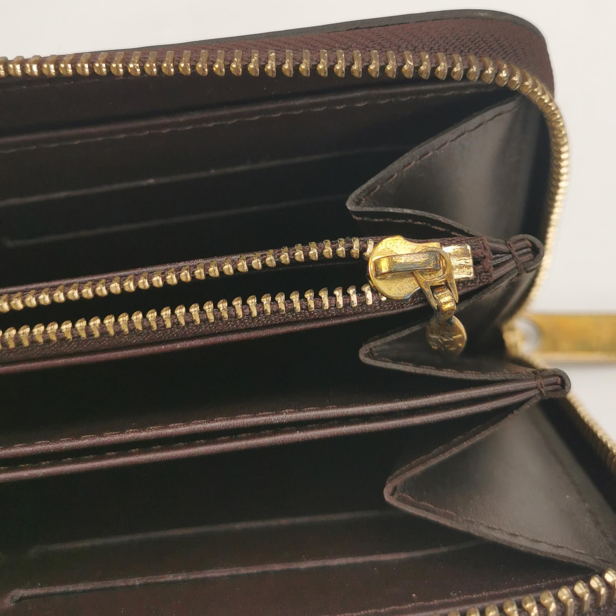 Louis Vuitton Louis Vuitton (LV) Zippy patent leather zip around embossed Size ONE SIZE - 4 Thumbnail