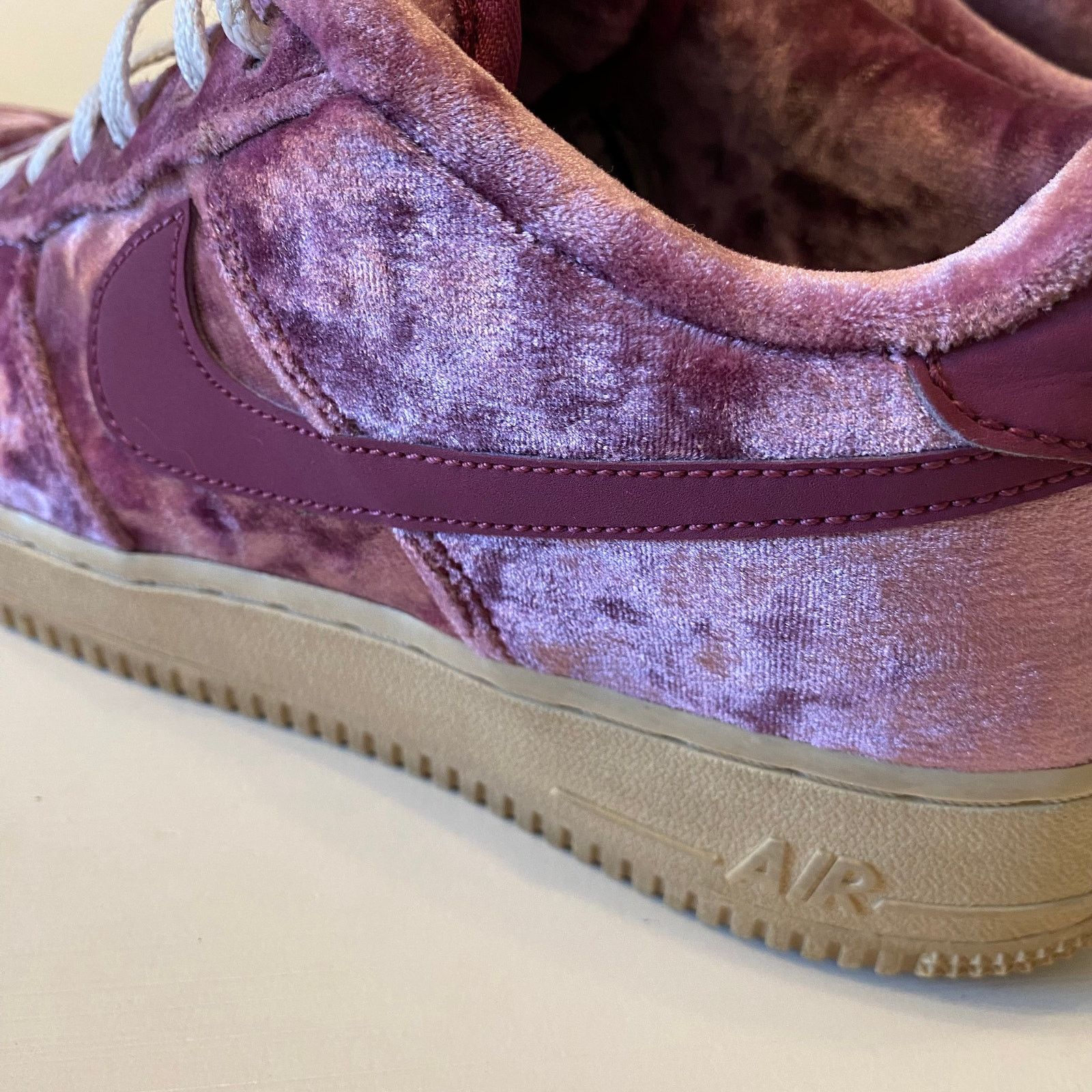 Nike Nike Air Force One LV8 Velvet Berry 849345-601 Girls Size 7Y Size US 7 / IT 37 - 4 Thumbnail