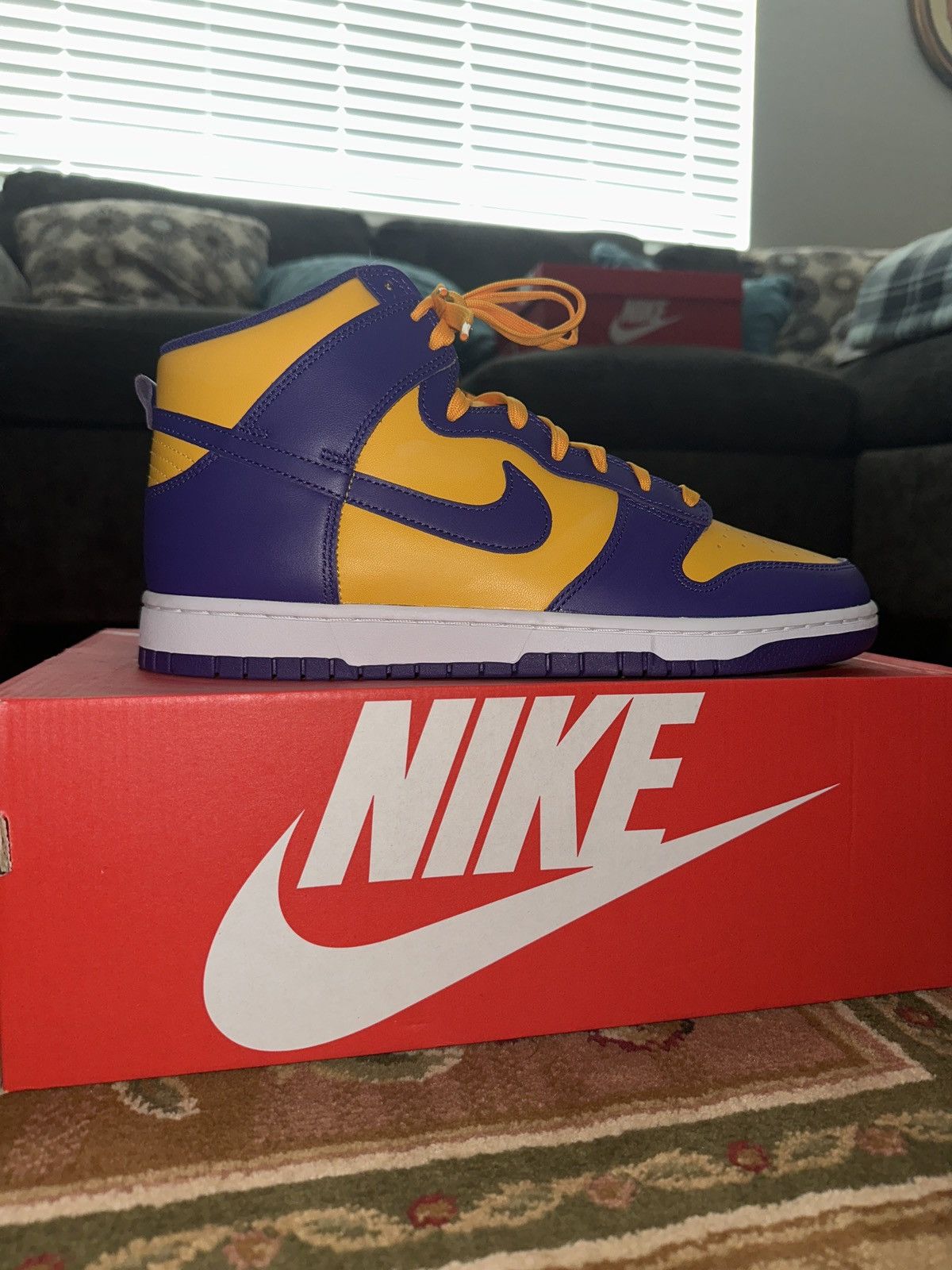 Nike Nike Dunk High “Lakers” Size US 11 / EU 44 - 2 Thumbnail