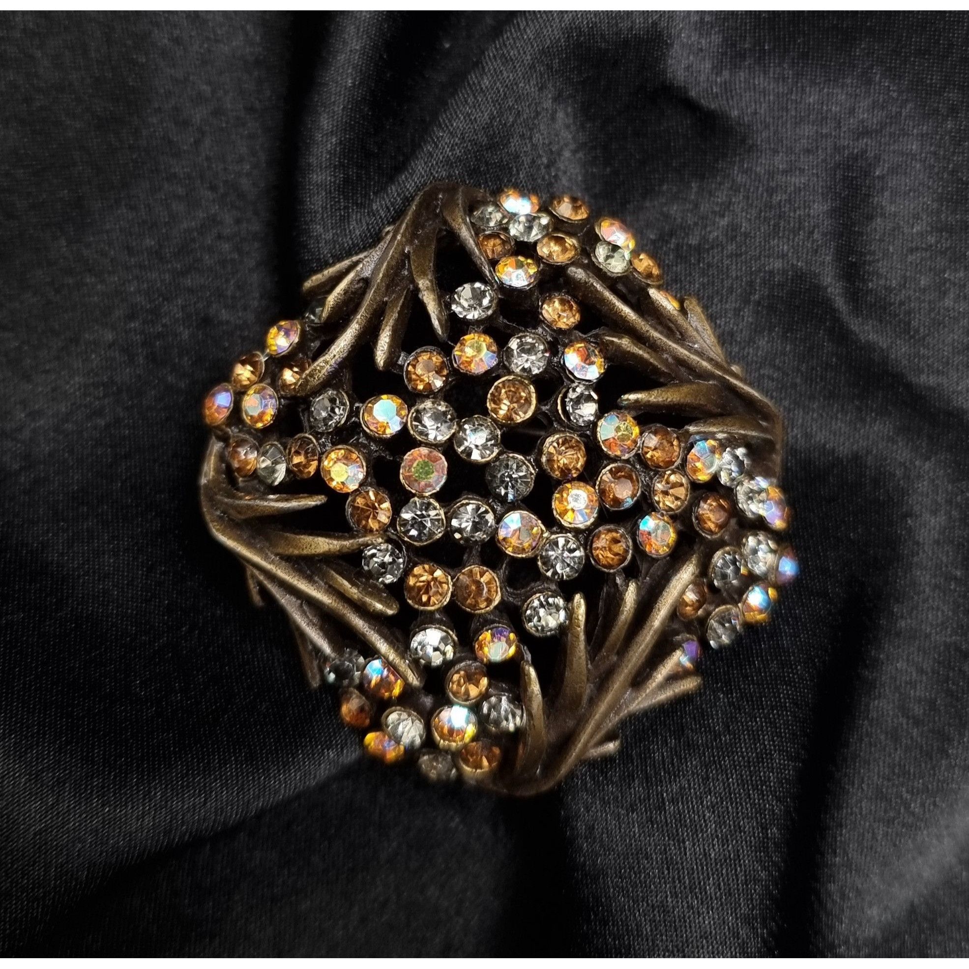 Vintage Vintage KARU Signed Brooch Floral Design With Rhinestones & Size ONE SIZE - 1 Thumbnail