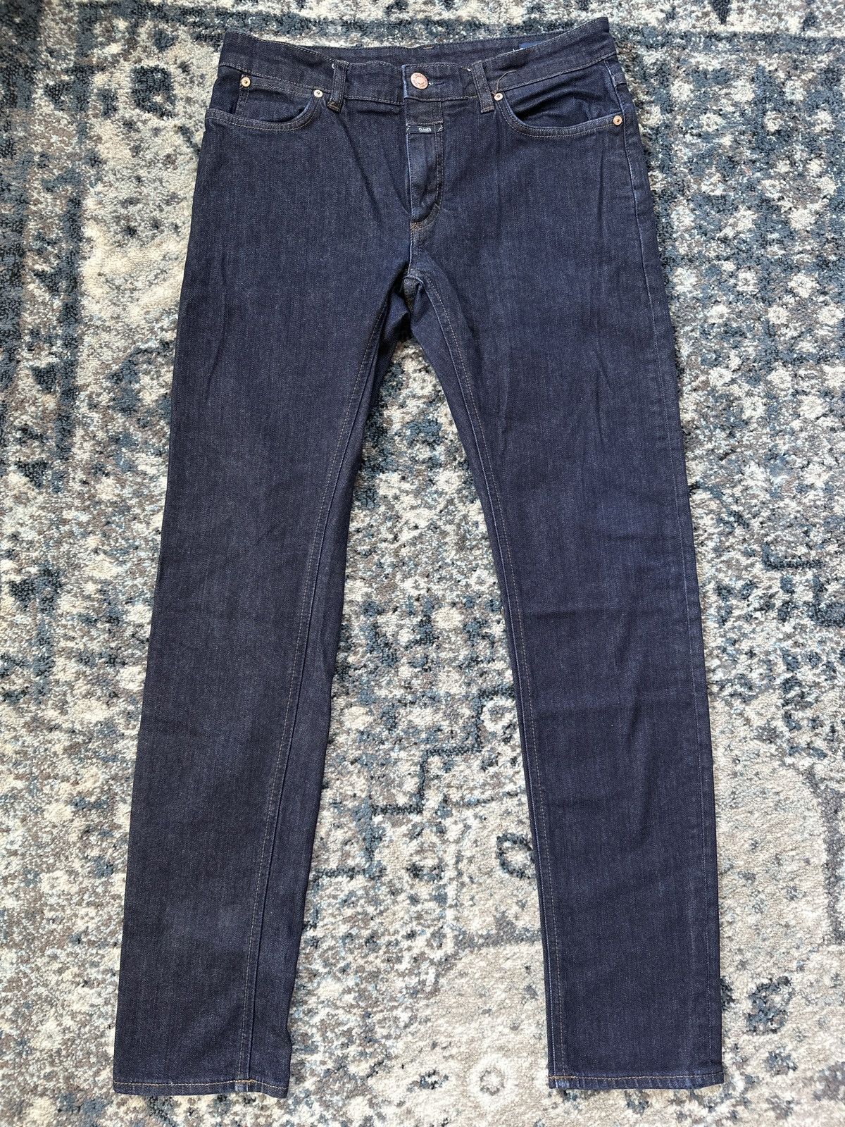 CLOSED Closed Slim Fit Blue Rinse Denim Size 30 Waist Size US 30 / EU 46 - 1 Thumbnail