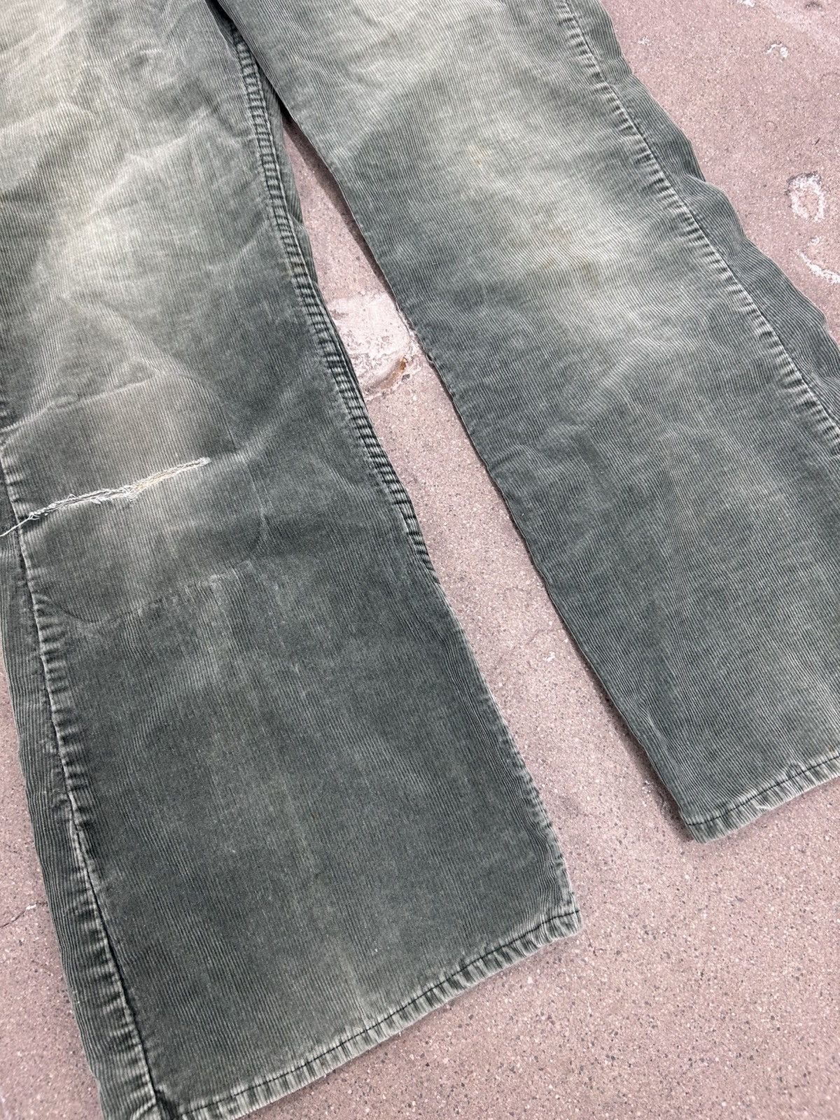 Levi's Vintage Levi’s Corduroy Flares Jeans Green 70s Hippie Size US 30 / EU 46 - 3 Thumbnail