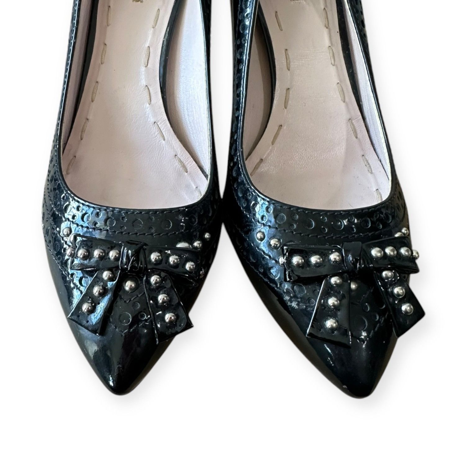 Miu Miu Miu Miu Black Patent Pumps with Studded Bow with perfs, Si Size US 8.5 / IT 38.5 - 12 Thumbnail