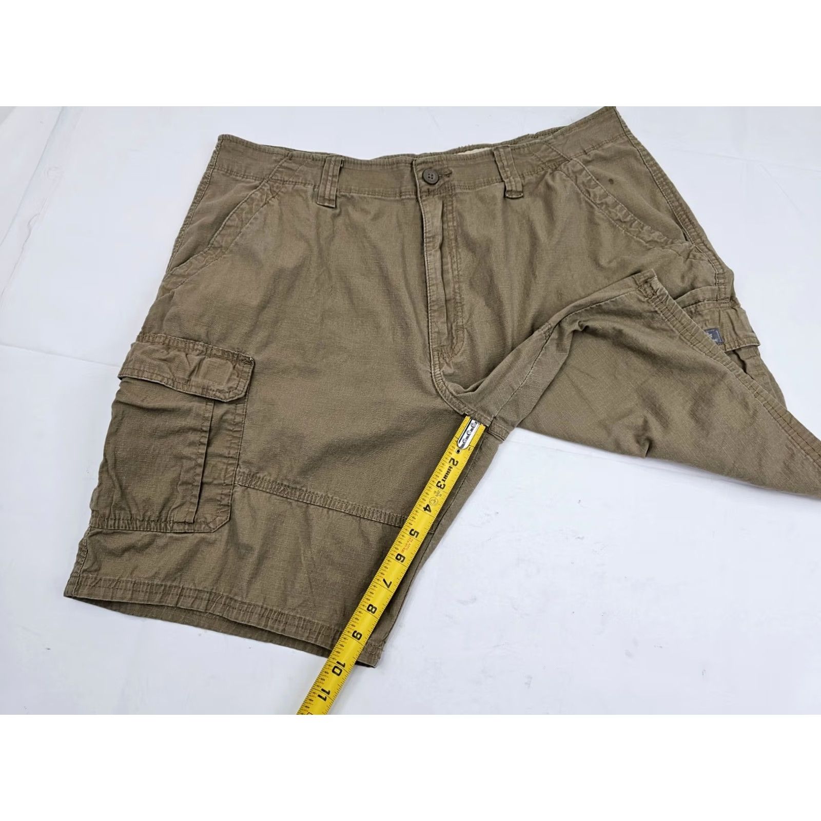 Wrangler Wrangler Relaxed Fit Ripstop Cargo Shorts Men 38 Cargo Pocket Brown Inseam 9.5" Coyote Tan Ripstop Modern Outdoor Casual Workwear Size US 38 / EU 54 - 4 Thumbnail