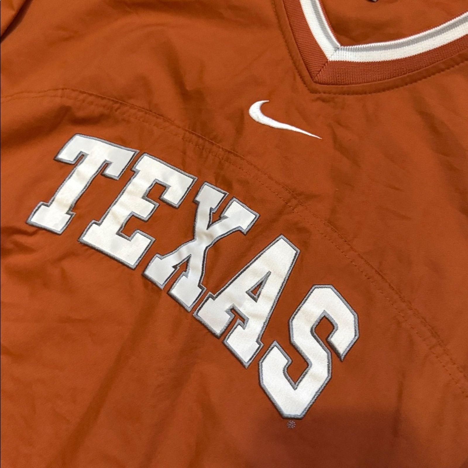 Nike Y2K Nike Team Texas Center Swoosh Windbreaker Crewneck Size US L / EU 52-54 / 3 - 4 Thumbnail