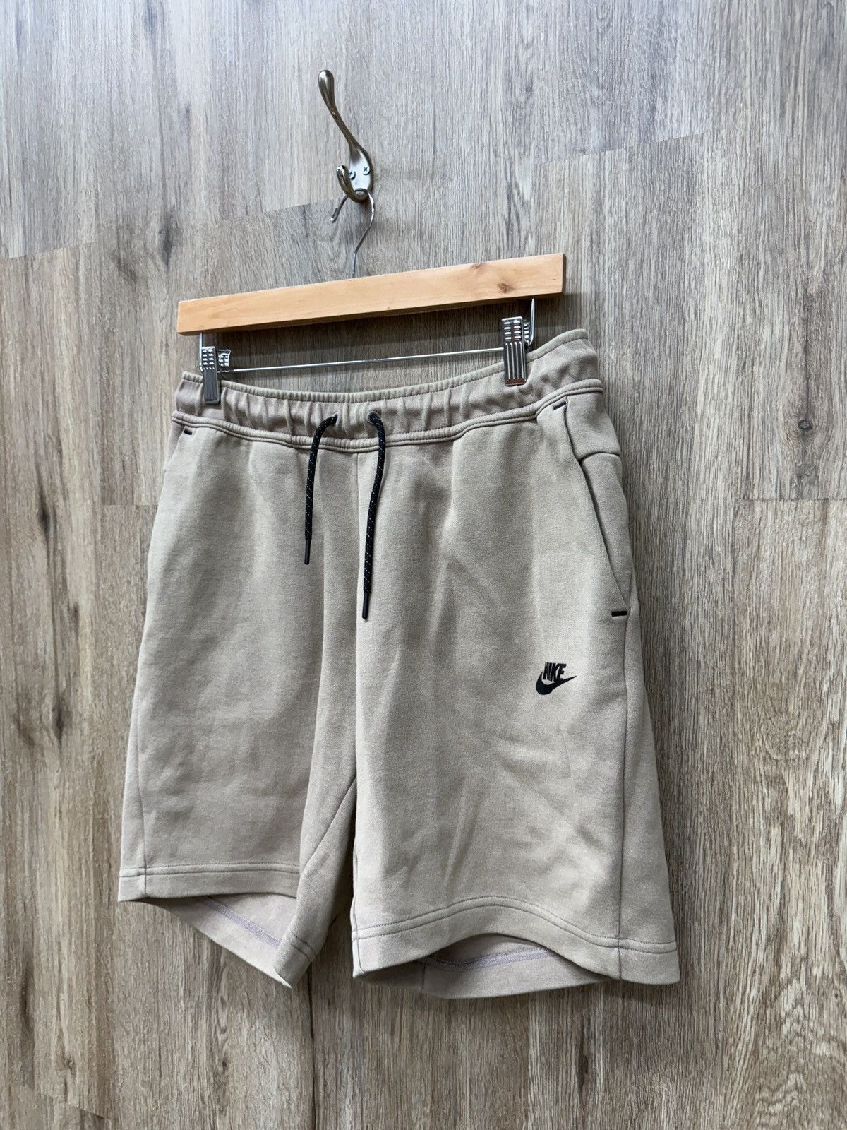 Nike Nike Tech Beige Shorts Size US 32 / EU 48 - 3 Thumbnail