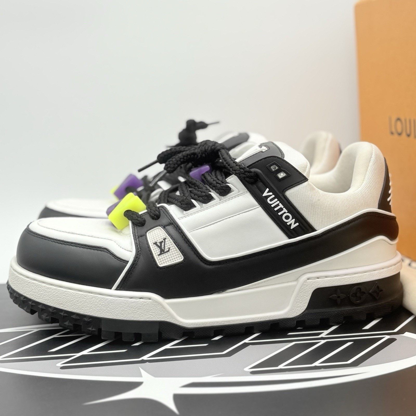 Louis Vuitton 13-13.5 US Louis Vuitton Maxi ' Black White ' | SUPER CLEAN! Size US 13 / EU 46 - 1 Thumbnail