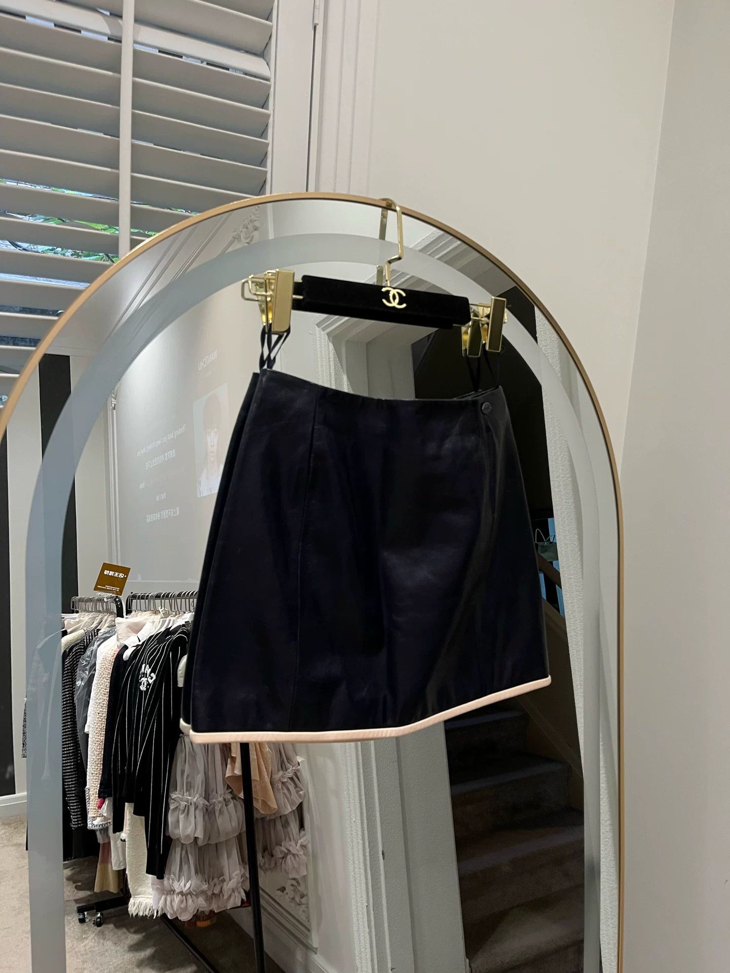 Chanel Chanel Leather Skirt FR34 Size US 34 / EU 50 - 1 Thumbnail
