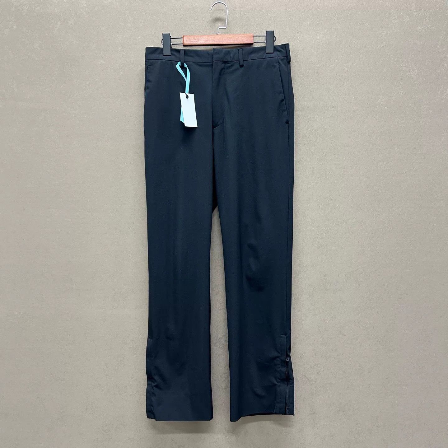 Prada Prada classic triangle logo chinos 46 99 New Size US 30 / EU 46 - 1 Thumbnail