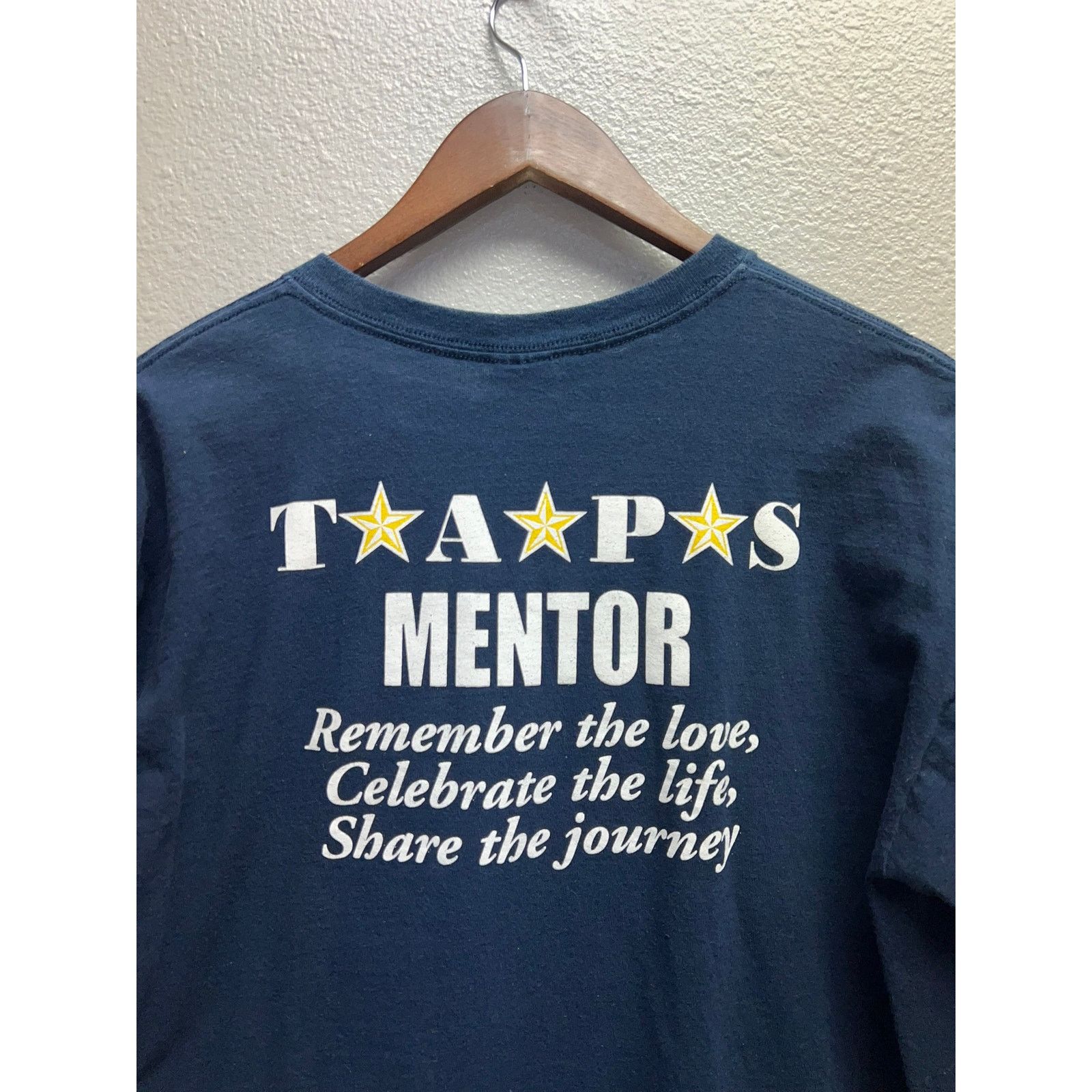 Gildan Taps Mentor Shirt Tragedy Assistance Program For Survivors L Size US L / EU 52-54 / 3 - 7 Thumbnail
