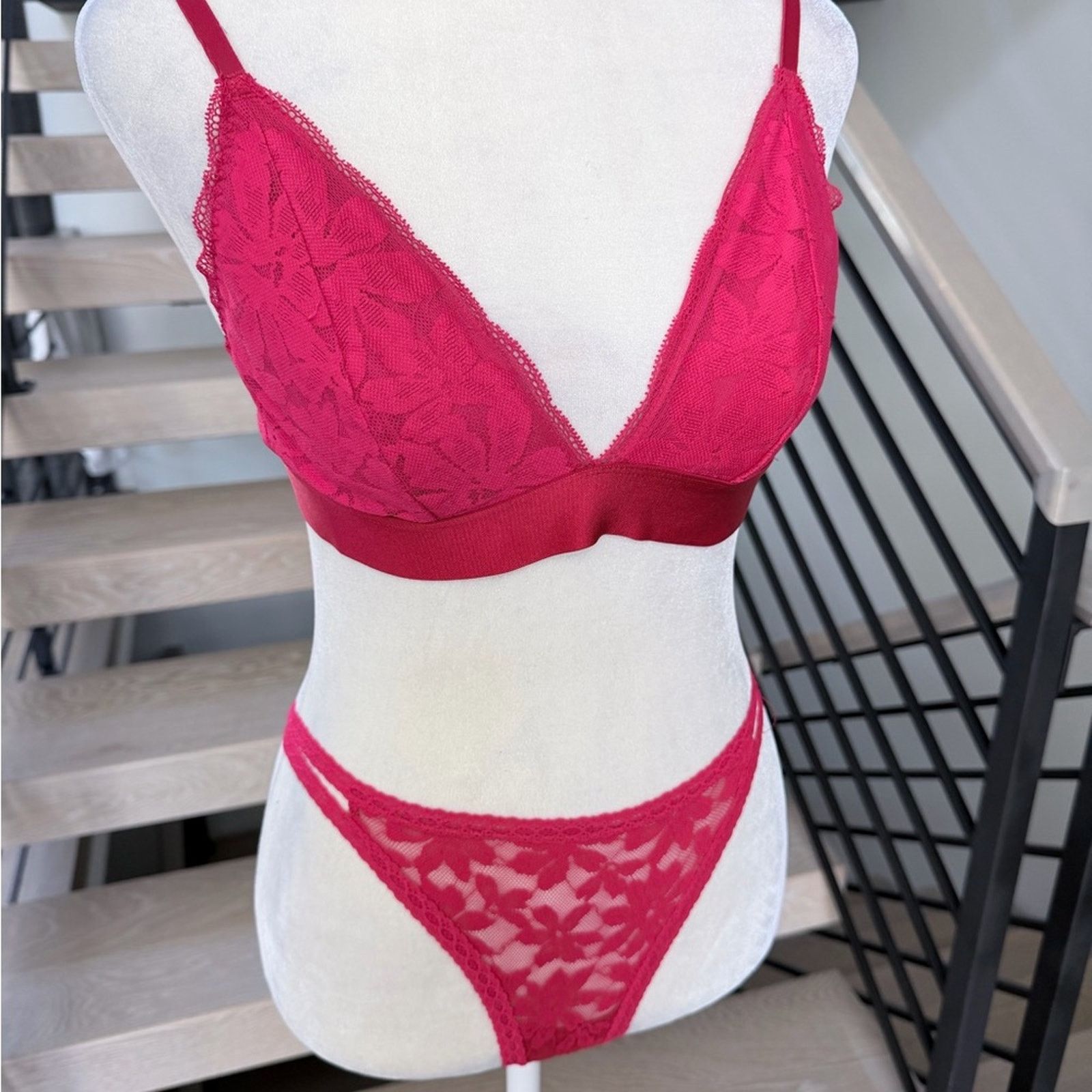 Other Hot Red Lace Bralette & Panties Set. Bra size M panties S Size ONE SIZE - 2 Thumbnail