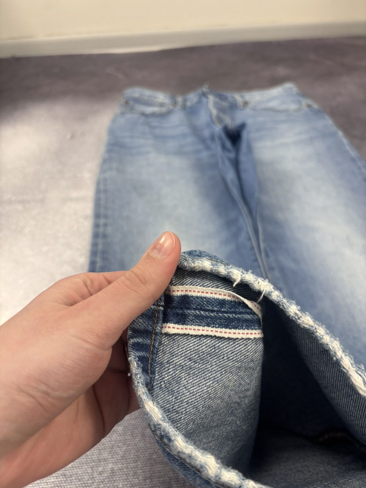 Levi's Levi’s 501 ‘90s Men’s Blue Straight Fit Selvedge Denim Jeans Size US 31 - 9 Thumbnail