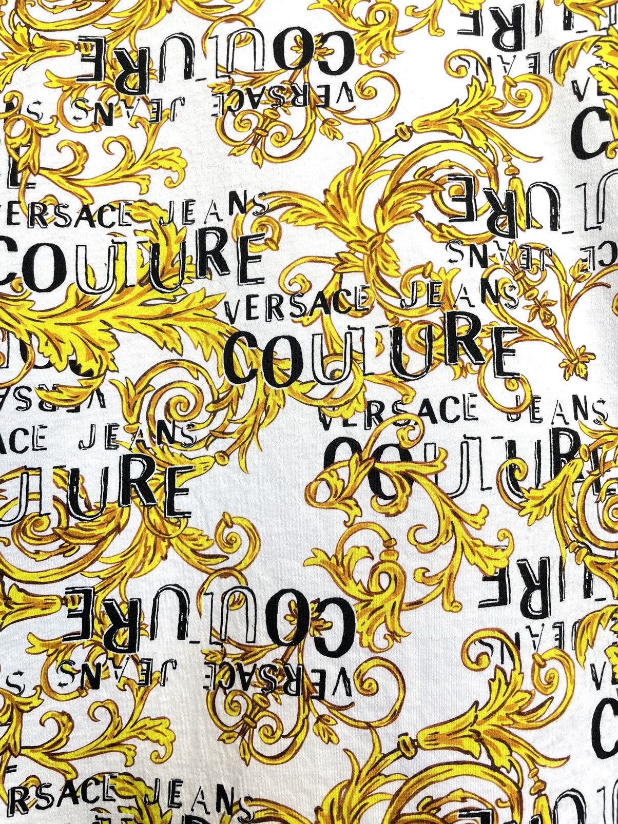 Versace Jeans Couture Versace Jeans Couture Baroque Logo Print T-Shirt – Size M Size US M / EU 48-50 / 2 - 6 Thumbnail