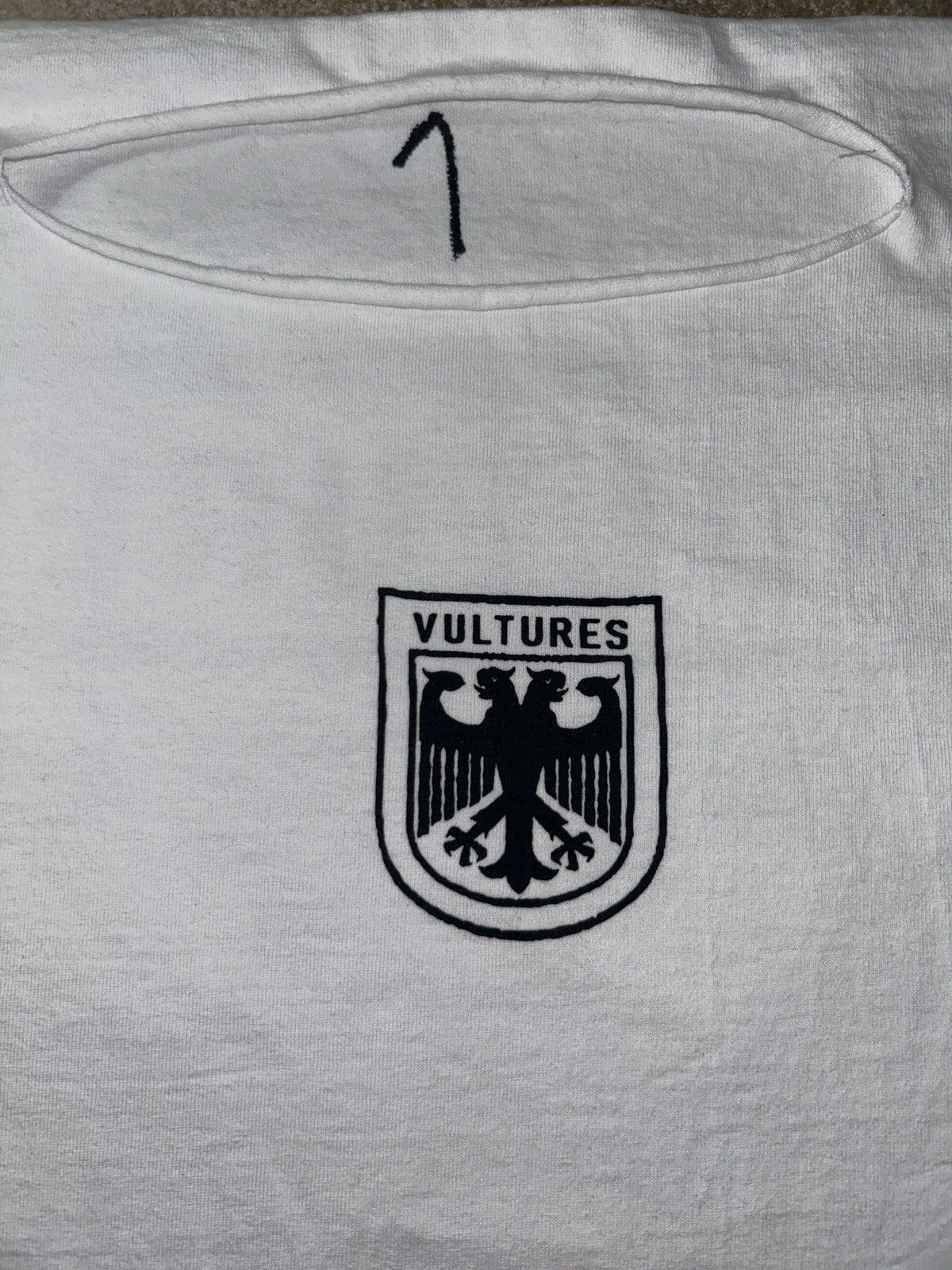 Kanye West × Yeezy Vultures T Shirt Size US S / EU 44-46 / 1 - 3 Thumbnail