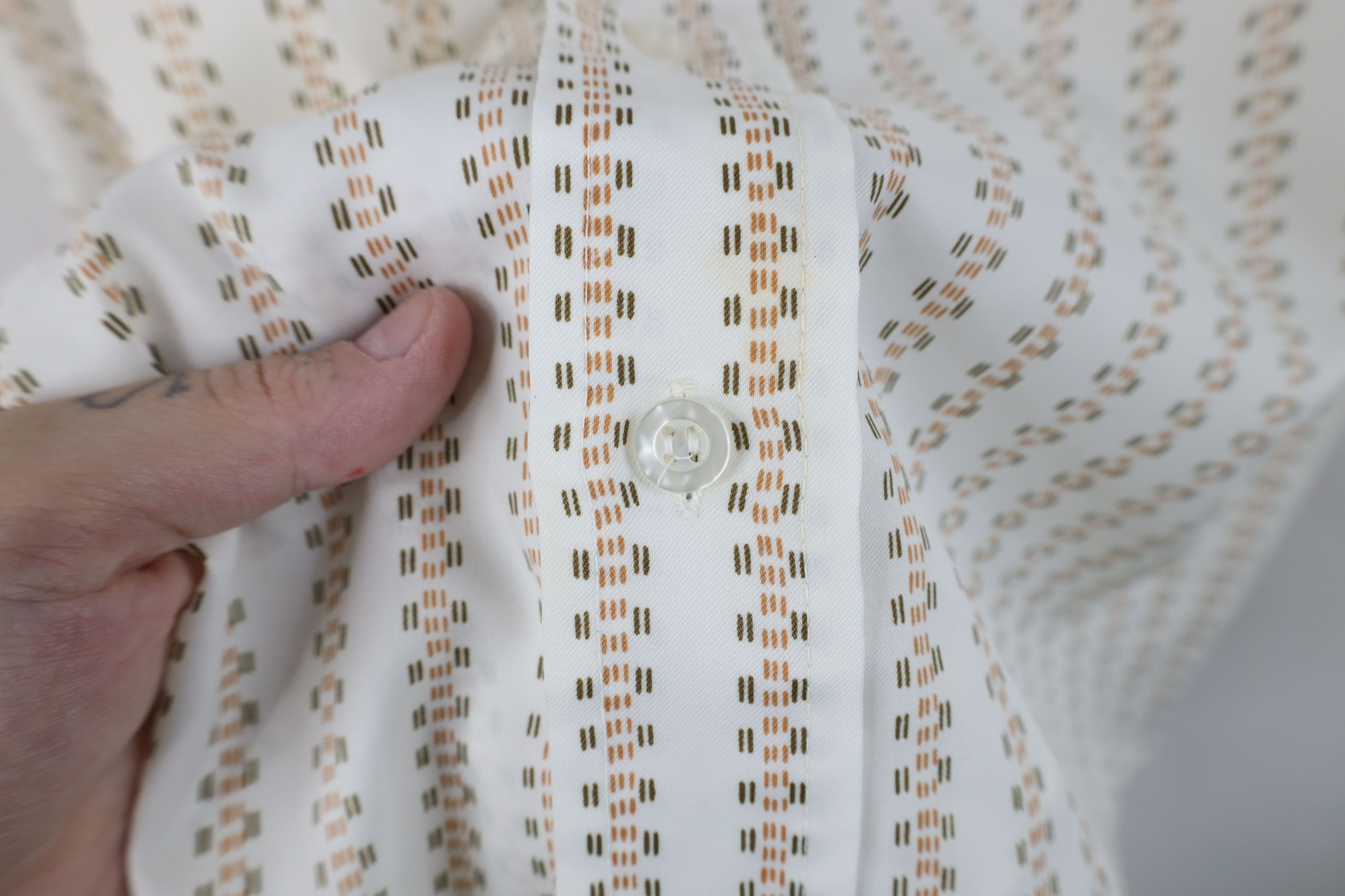 Vintage Vintage 70s Streetwear Short Sleeve Collared Button Shirt Size US XL / EU 56 / 4 - 6 Thumbnail