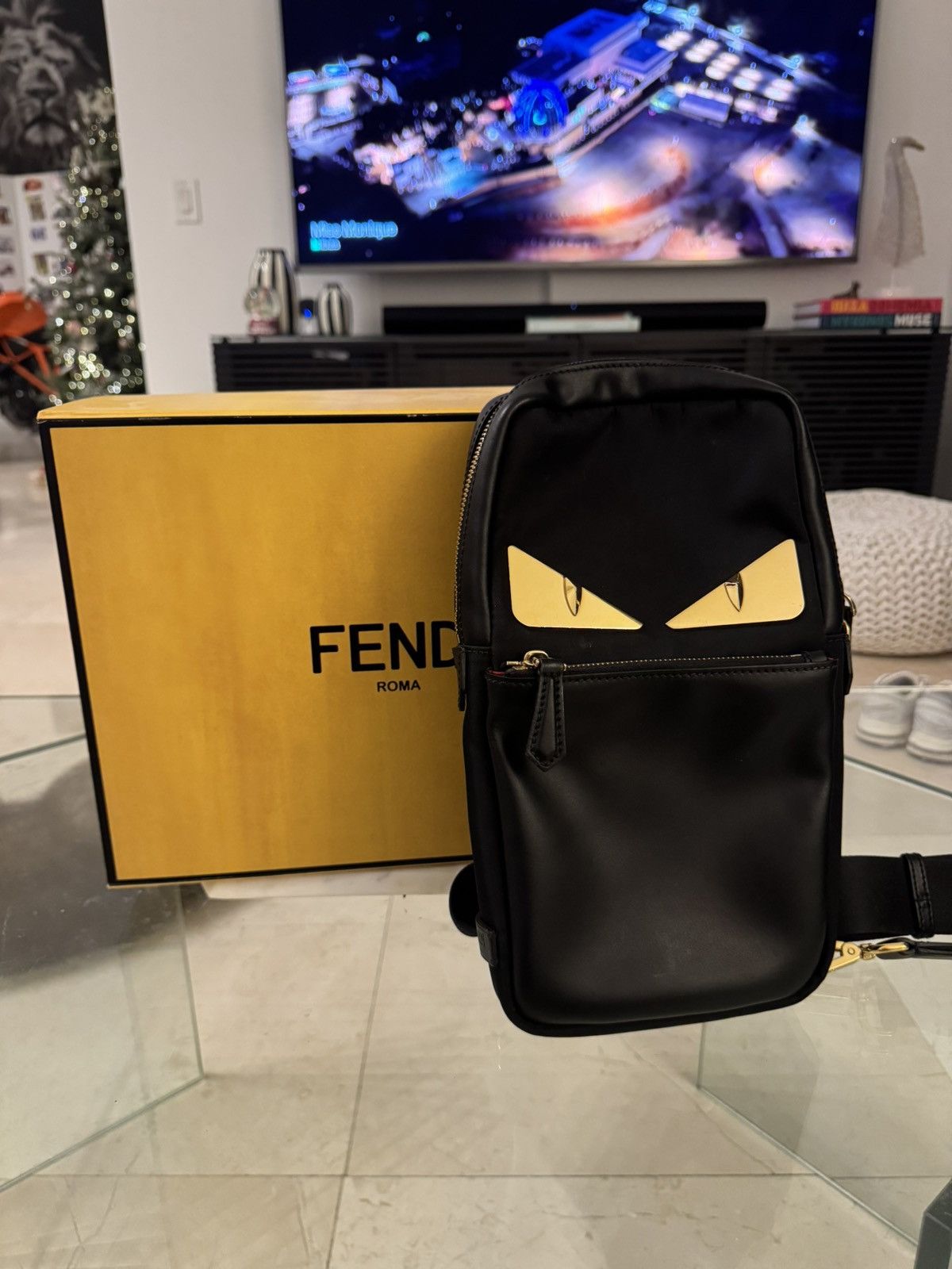 Fendi Fendi monster crossbody bag leather Size 32 - 1 Thumbnail