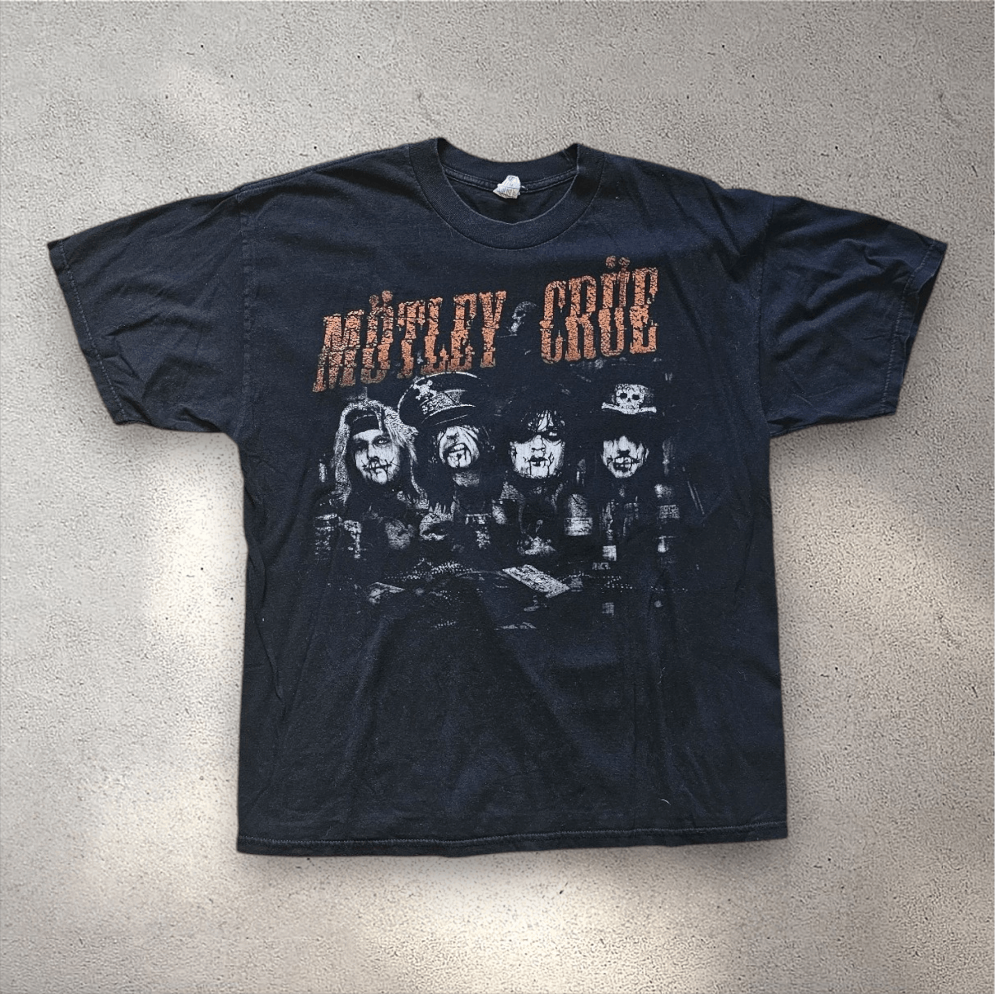Band Tees × Vintage Motley Crue Vintage Band Tee Size US XL / EU 56 / 4 - 1 Thumbnail
