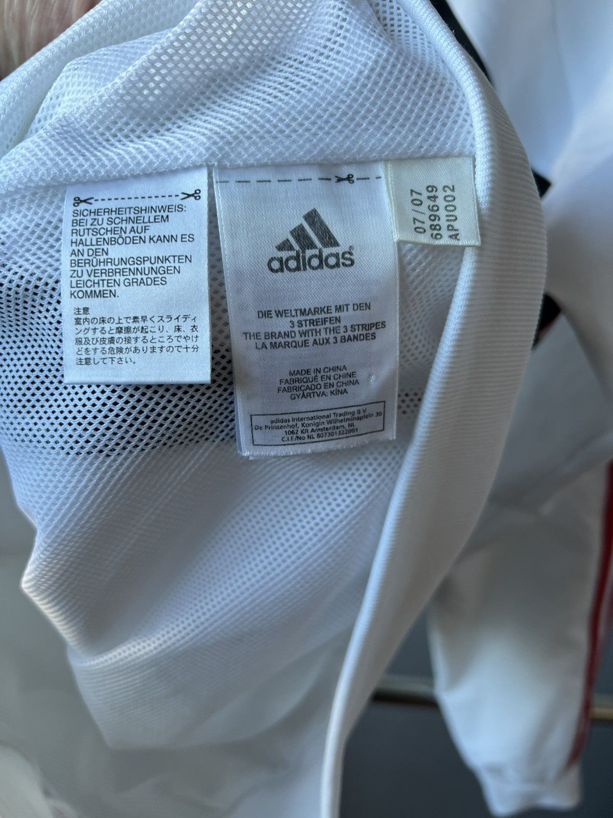 Adidas 2007 LIVERPOOL FC CHAMPIONS LEAGUE SOCCER FOOTBALL JACKET L Size US L / EU 52-54 / 3 - 13 Thumbnail