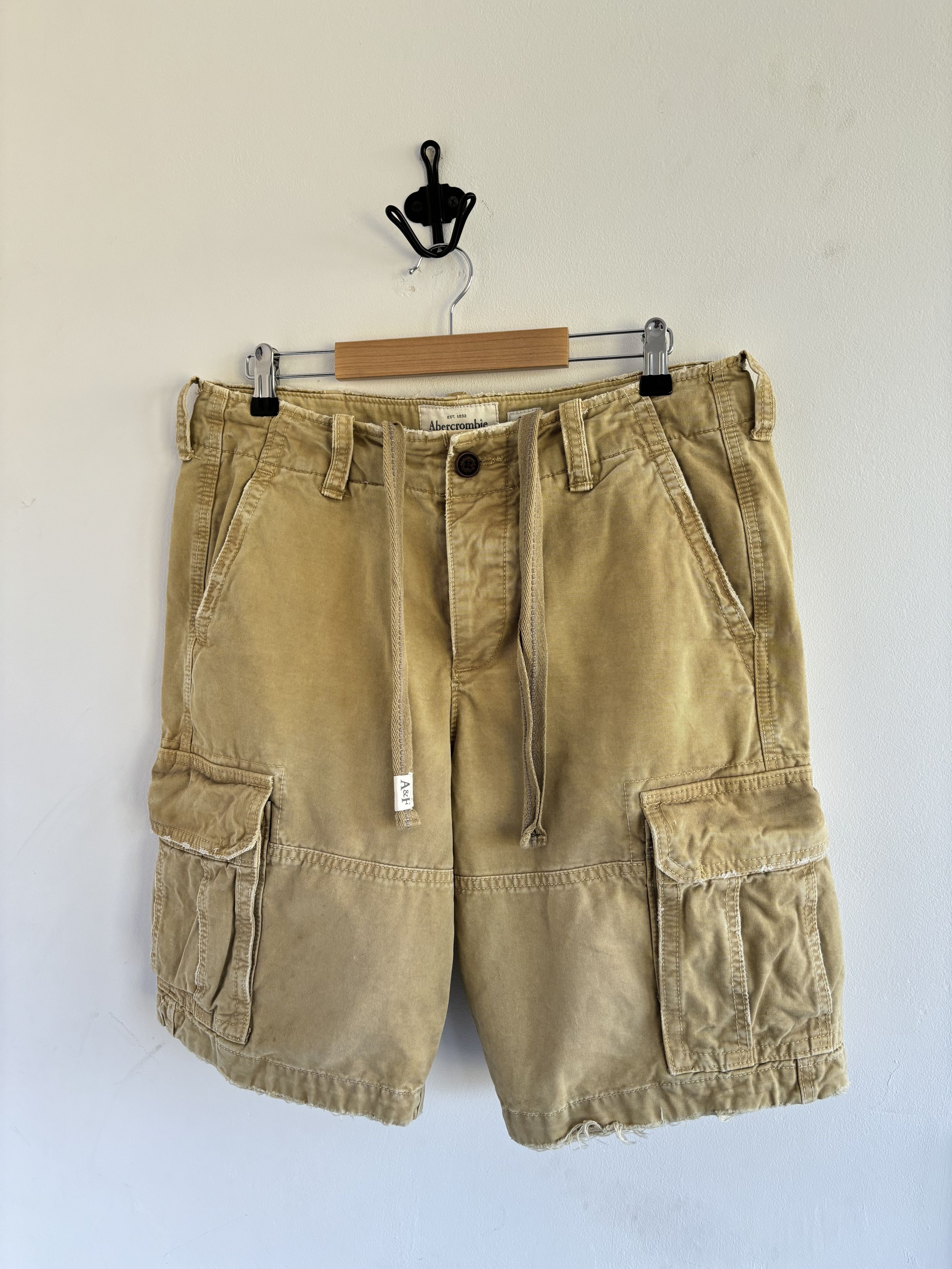 Abercrombie & Fitch Vintage Abercrombie Fitch Faded Cargo Shorts Size US 32 / EU 48 - 1 Thumbnail
