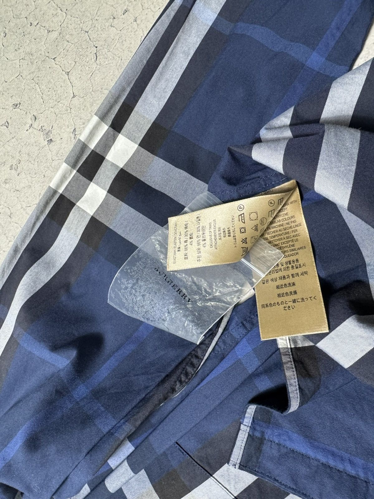 Burberry Burberry Checked Button Up Shirt Luxury Size M Size US M / EU 48-50 / 2 - 10 Thumbnail