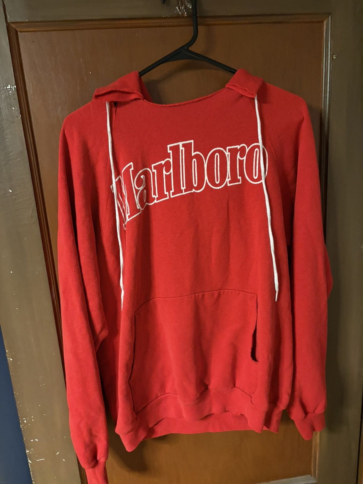 Hanes Rare Vintage MARLBORO embroidered hoodie Size US XL / EU 56 / 4 - 1 Thumbnail