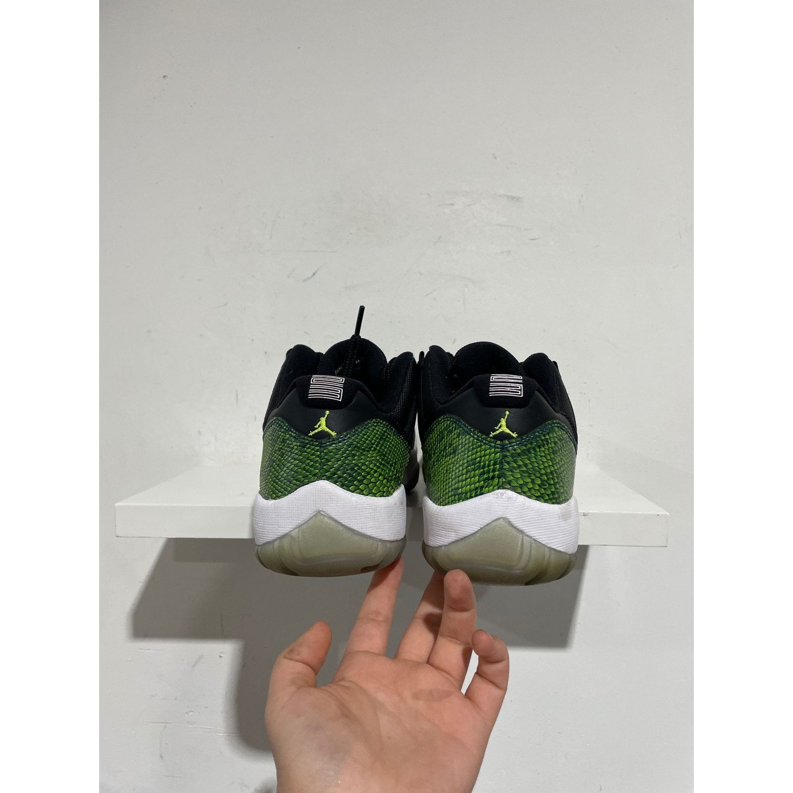 Nike NIKE JORDAN 11 LOW GREEN SNAKESKIN SIZE 10 PREOWNED Size US 10 / EU 43 - 3 Thumbnail