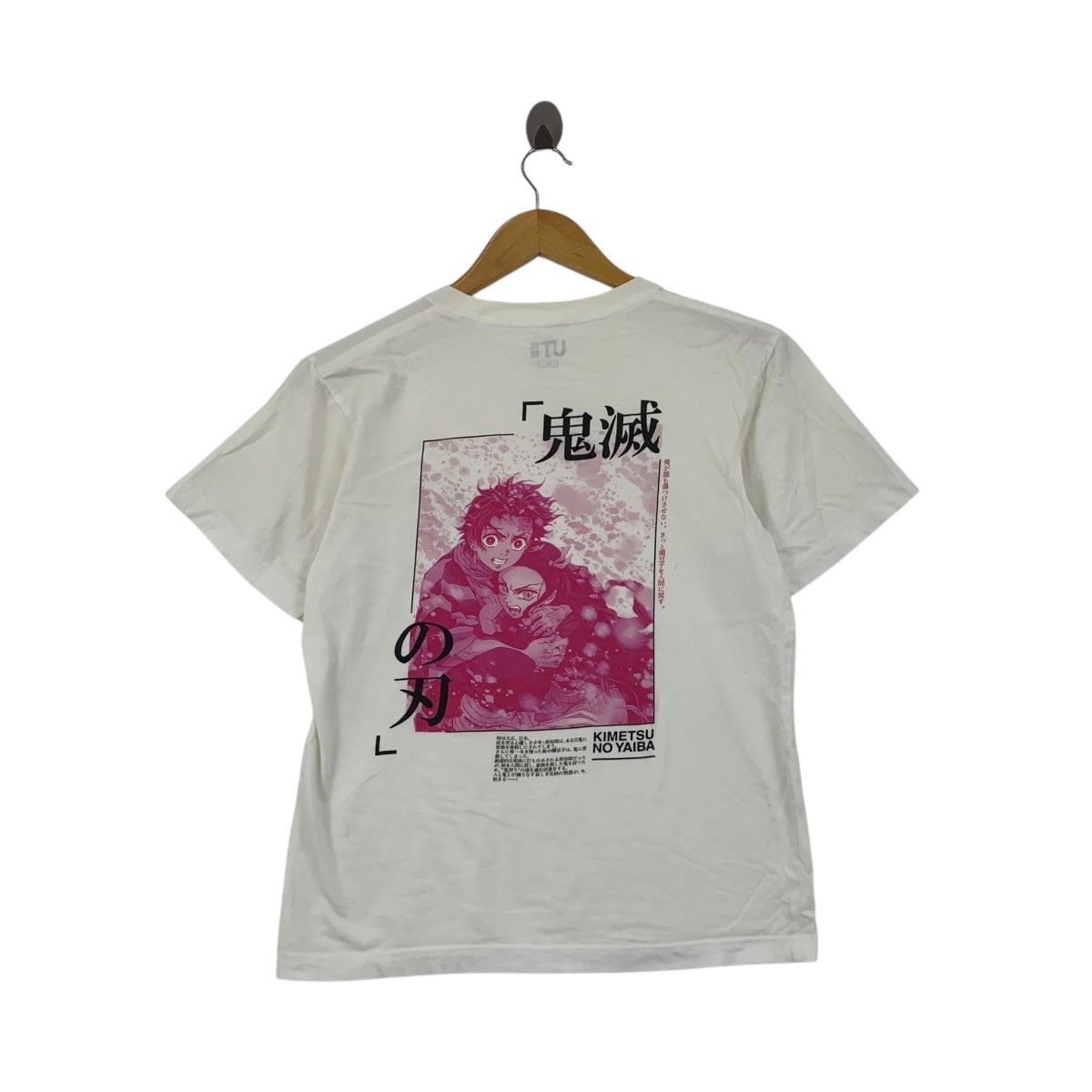 Uniqlo KIMETSU NO YAIBA x UNIQLO Demon Slayer Anime Tee Shirt Top Size XS / US 0-2 / IT 36-38 - 4 Thumbnail