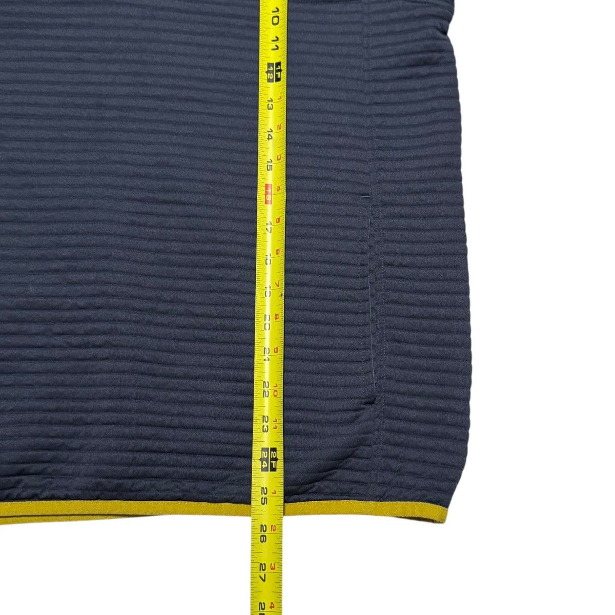 L.L. Bean L.L. Bean Airlight Slightly Fitted Navy Lime Men's Large Size US L / EU 52-54 / 3 - 6 Thumbnail