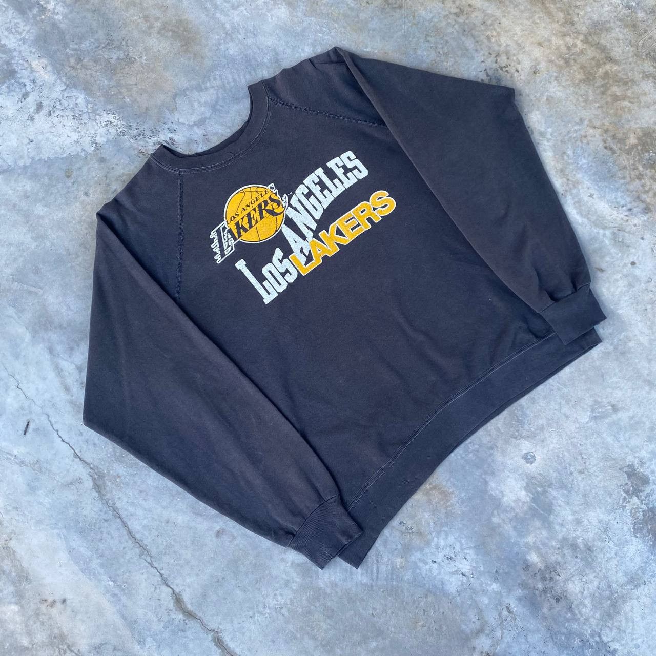 Vintage RARE VINTAGE 70S LAKERS LOS ANGELES FADED BLACK SWEATSHIRT Size US L / EU 52-54 / 3 - 2 Thumbnail