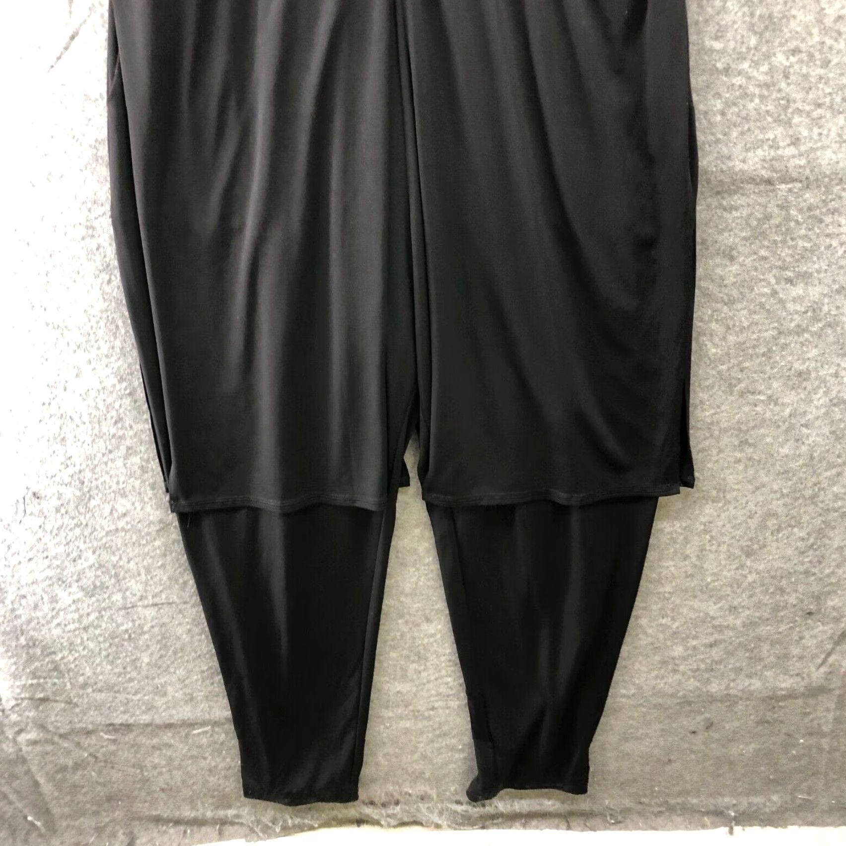 BCBGeneration **Womens Black V-Neck Jersey Knit Sleeveless Jumpsuit** User: **Womens Black V-Neck Jersey Knit Sleeveless Jumpsuit** Size L / US 10 / IT 46 - 4 Thumbnail