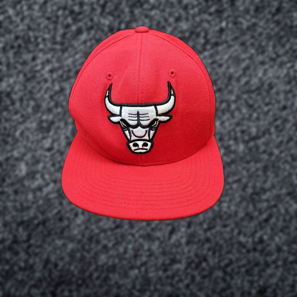Mitchell & Ness Mitchell & Ness Chicago Bulls Snapback Hat/Cap Red with White/Black Logo Men Adjustable Wool Blend Cap Size ONE SIZE - 1 Thumbnail