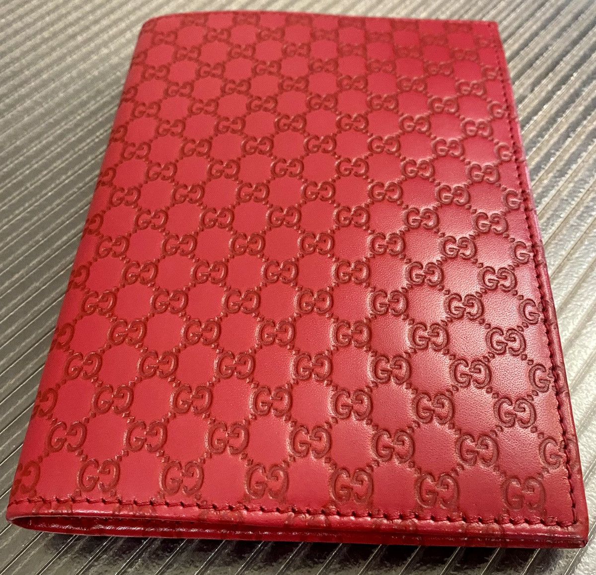 Gucci Gucci 🇮🇹 berry red microgucci GG leather porta quaderno NEW Size ONE SIZE - 9 Thumbnail