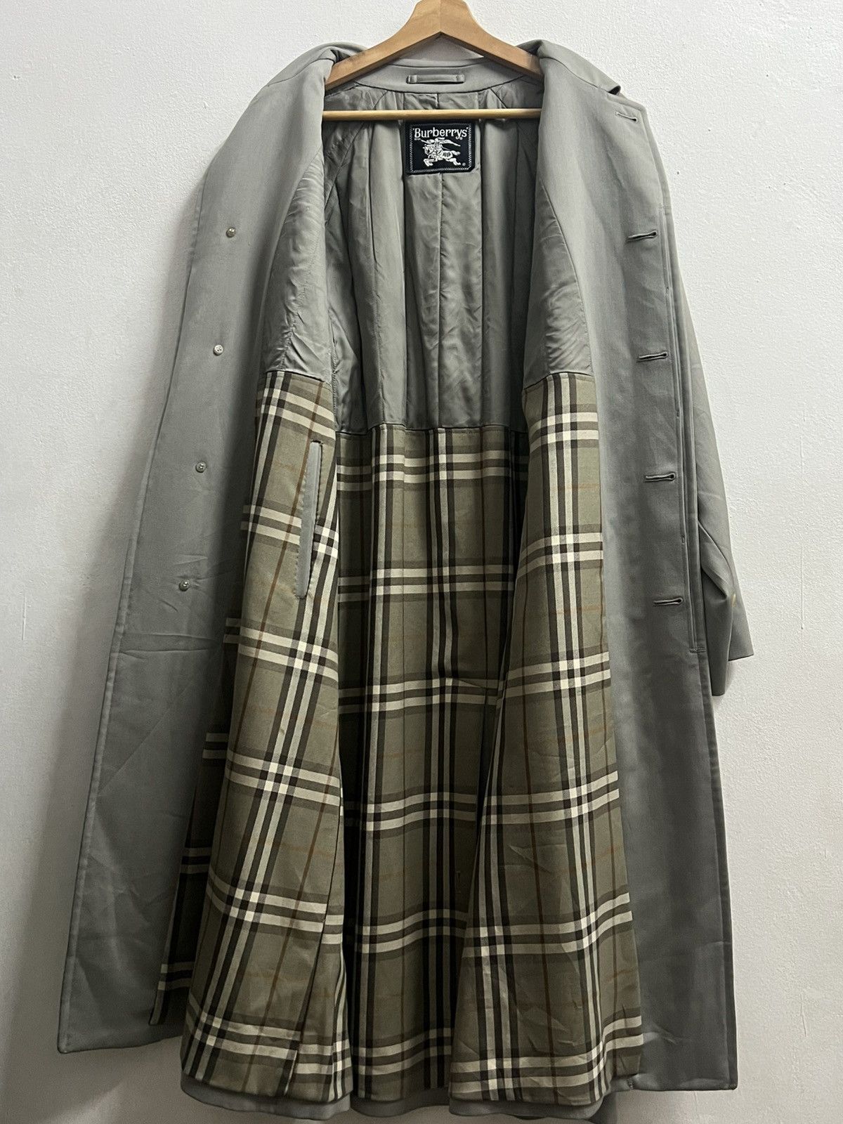 Burberry BURBERRYS TRENCH COAT HOMME KAKI VINTAGE Soft wool Size US L / EU 52-54 / 3 - 3 Thumbnail