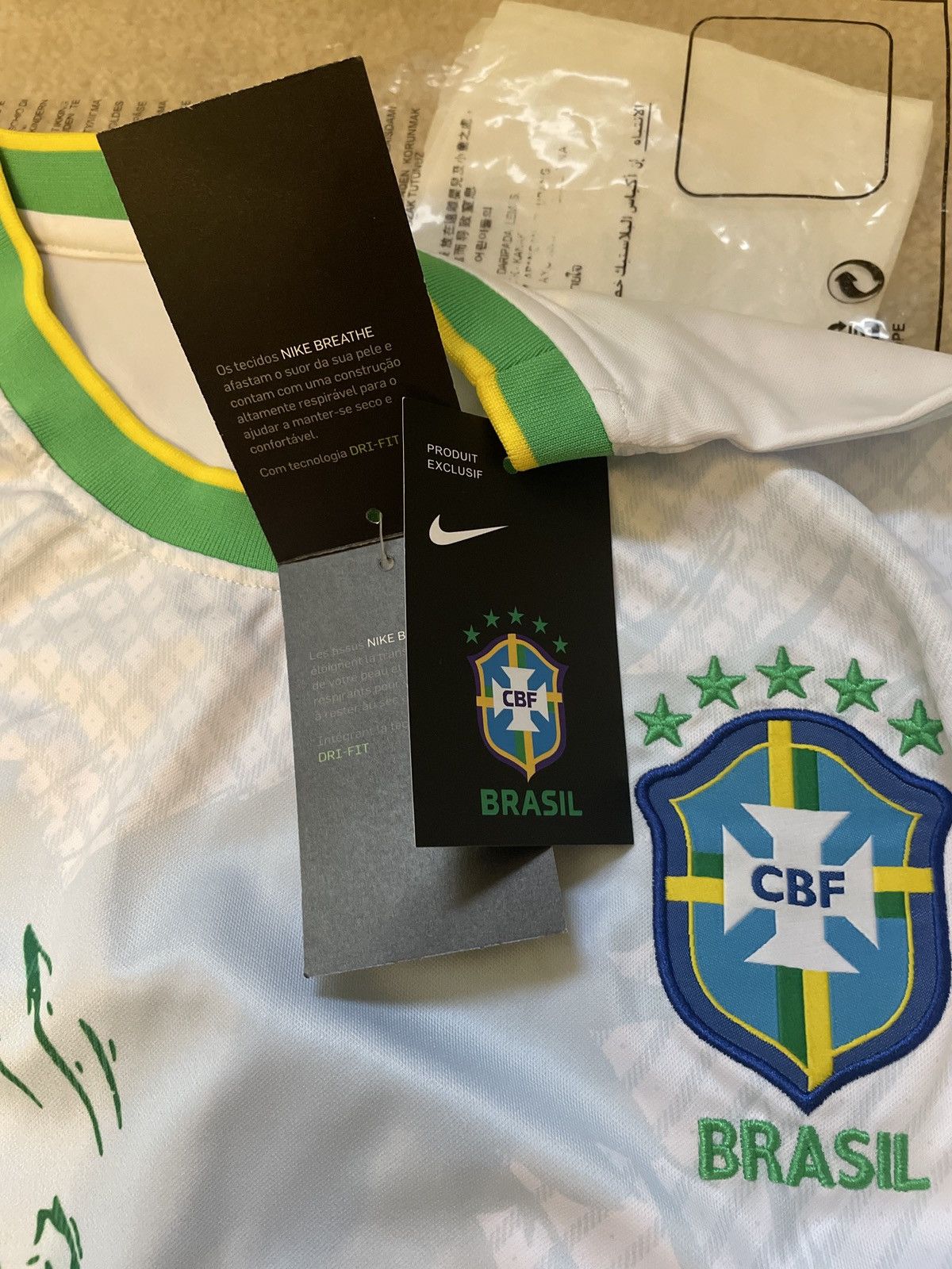 Nike T-shirt nike(Brazil) Size US S / EU 44-46 / 1 - 5 Thumbnail