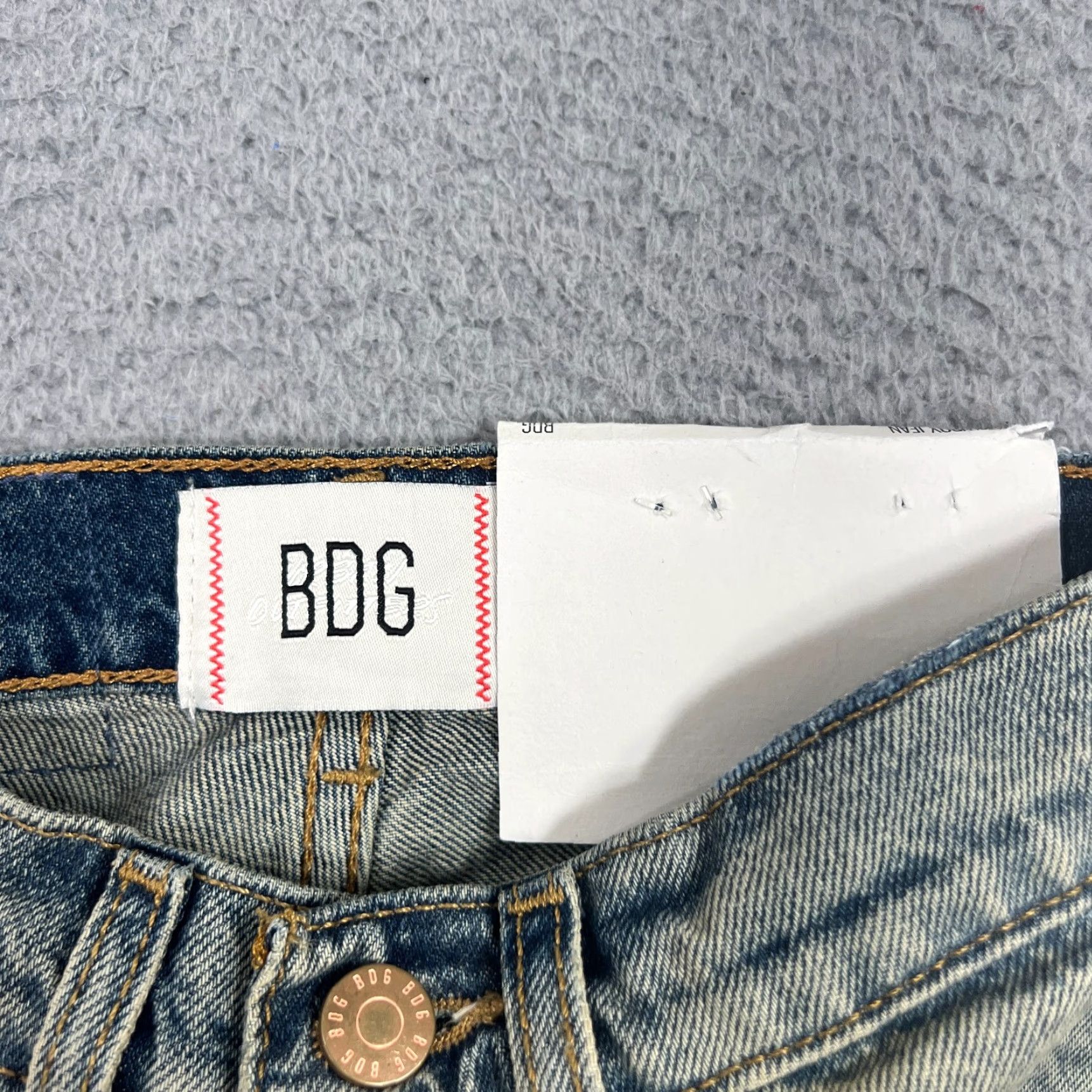 Bdg VINTAGE? BDG Urban Outfitters Jeans Cowboy Distressed 5-Pocket Denim Women’s 24 Blue Straight Mid Rise 30 Inseam Size 42" / US 20 - 6 Thumbnail