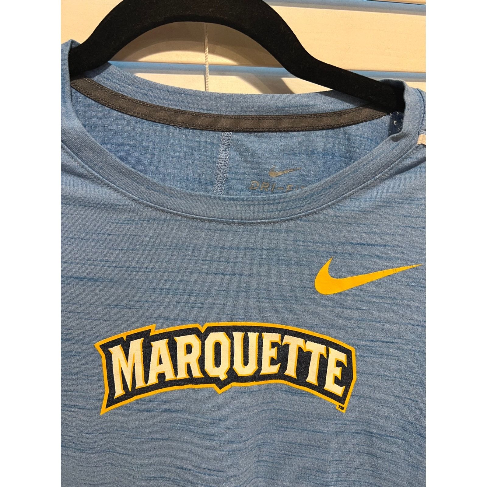 Nike Nike Marquette Golden Eagles Long Sleeve Dri-FIT Shirt Mens Size US L / EU 52-54 / 3 - 2 Thumbnail