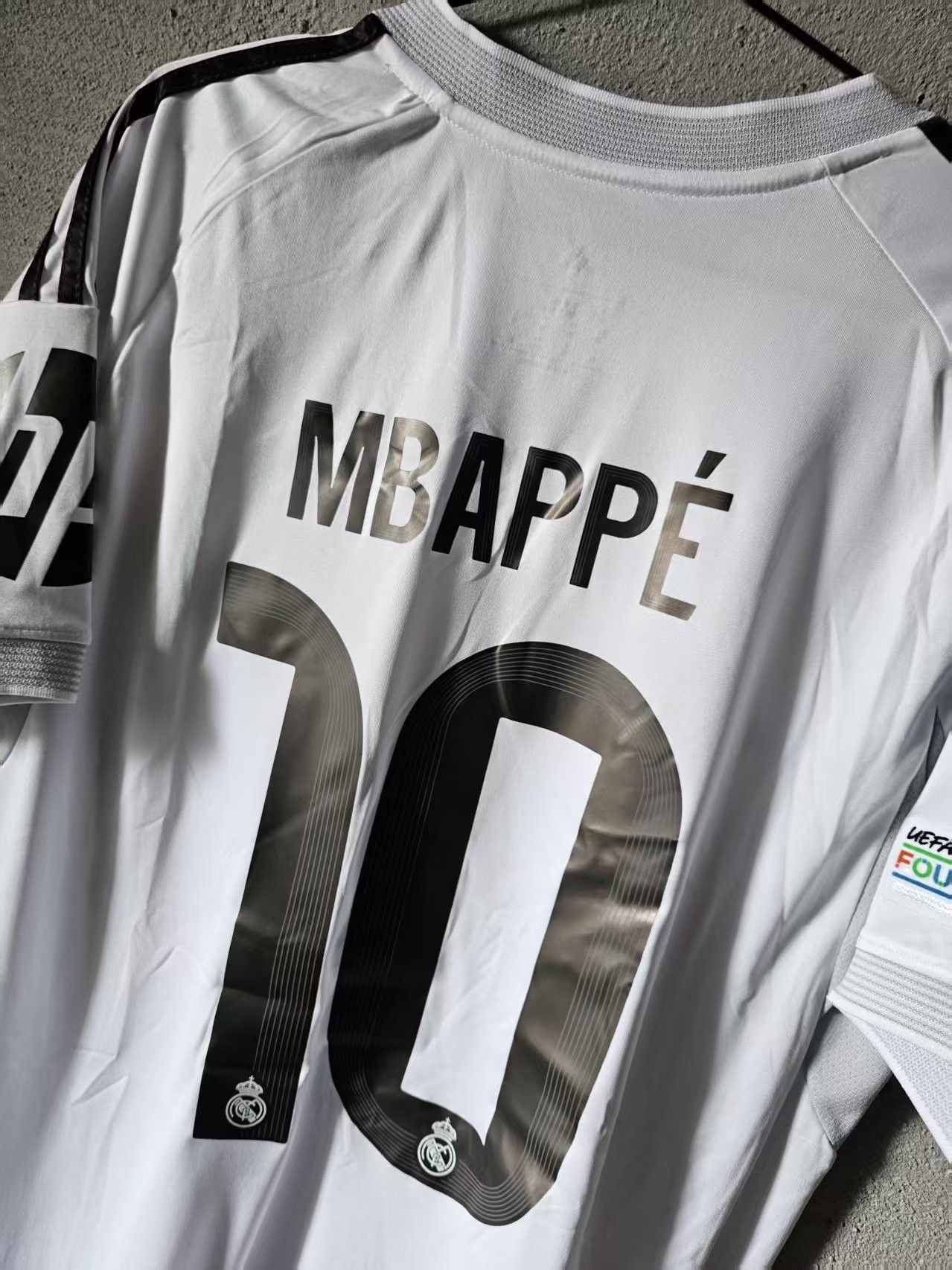 Other 25 26 Real Madrid 10 Kylian Mbappé Jersey Size US L / EU 52-54 / 3 - 3 Thumbnail